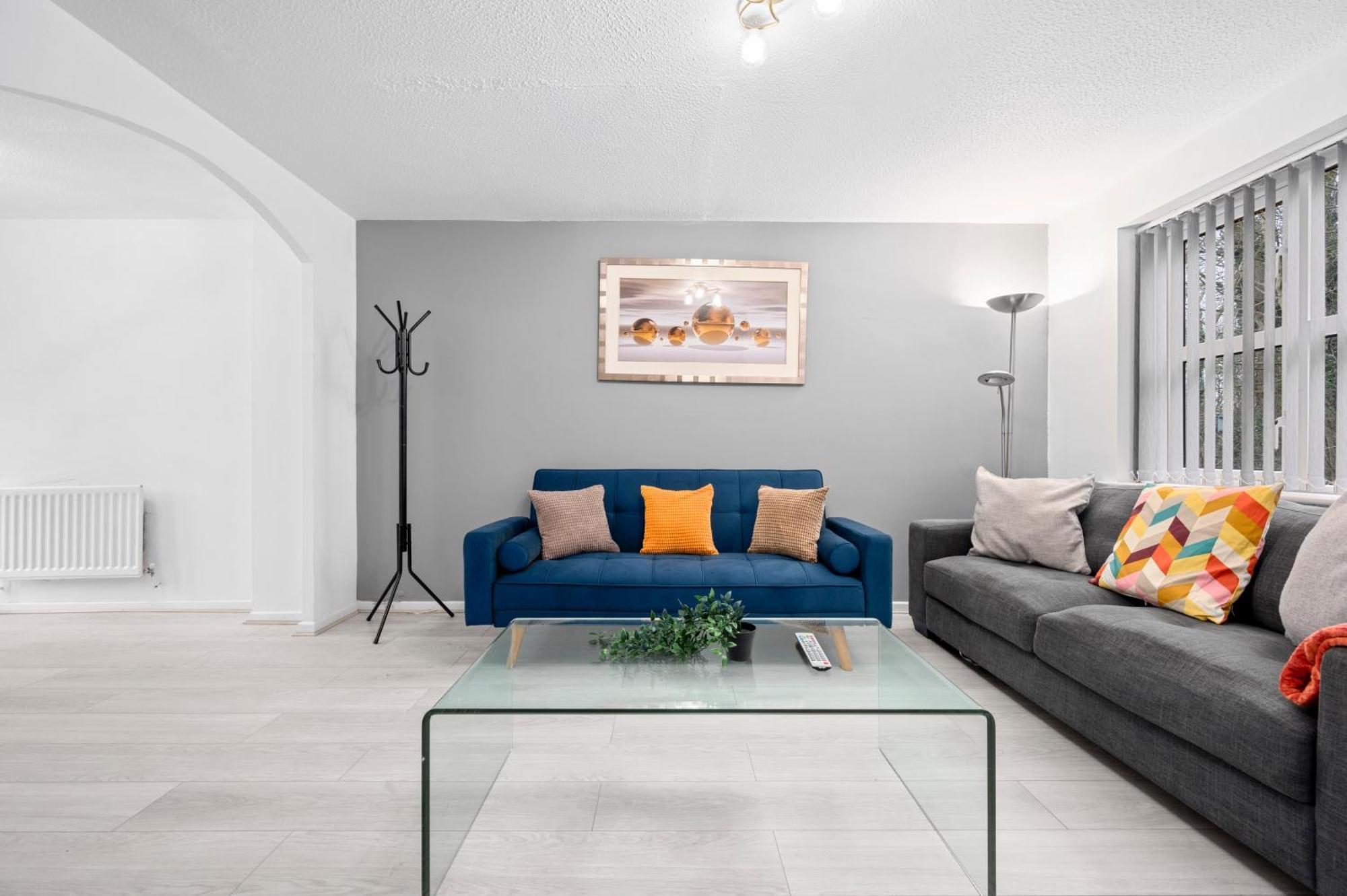 Lovely 3bedroom House, 7mins Drive To Center, Etihad Stadium & Coop Live Arena Holiday home