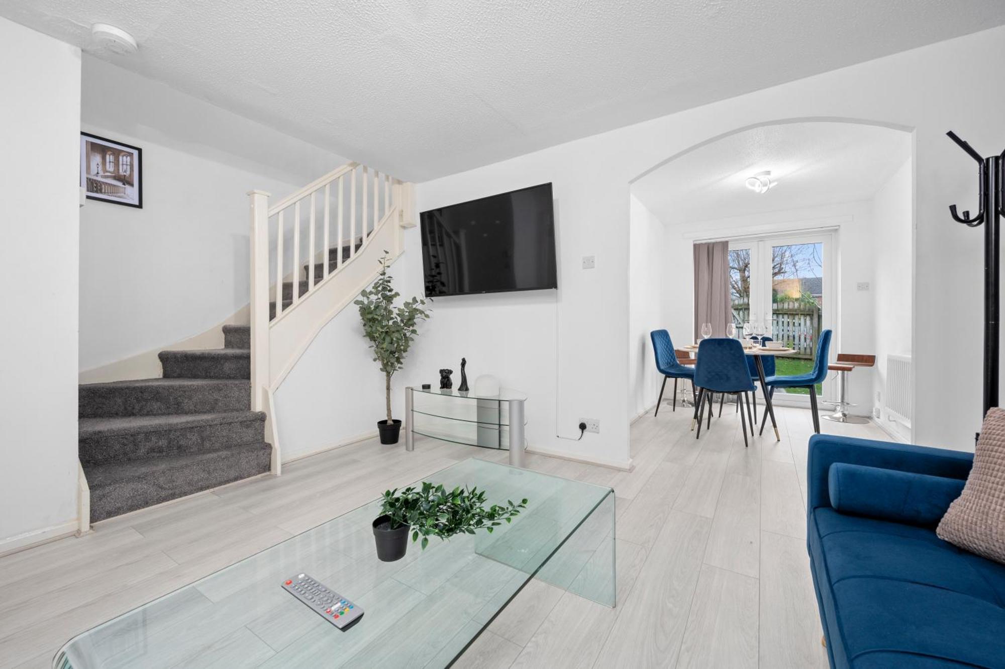 Lovely 3bedroom House, 7mins Drive To Center, Etihad Stadium & Coop Live Arena Manchester