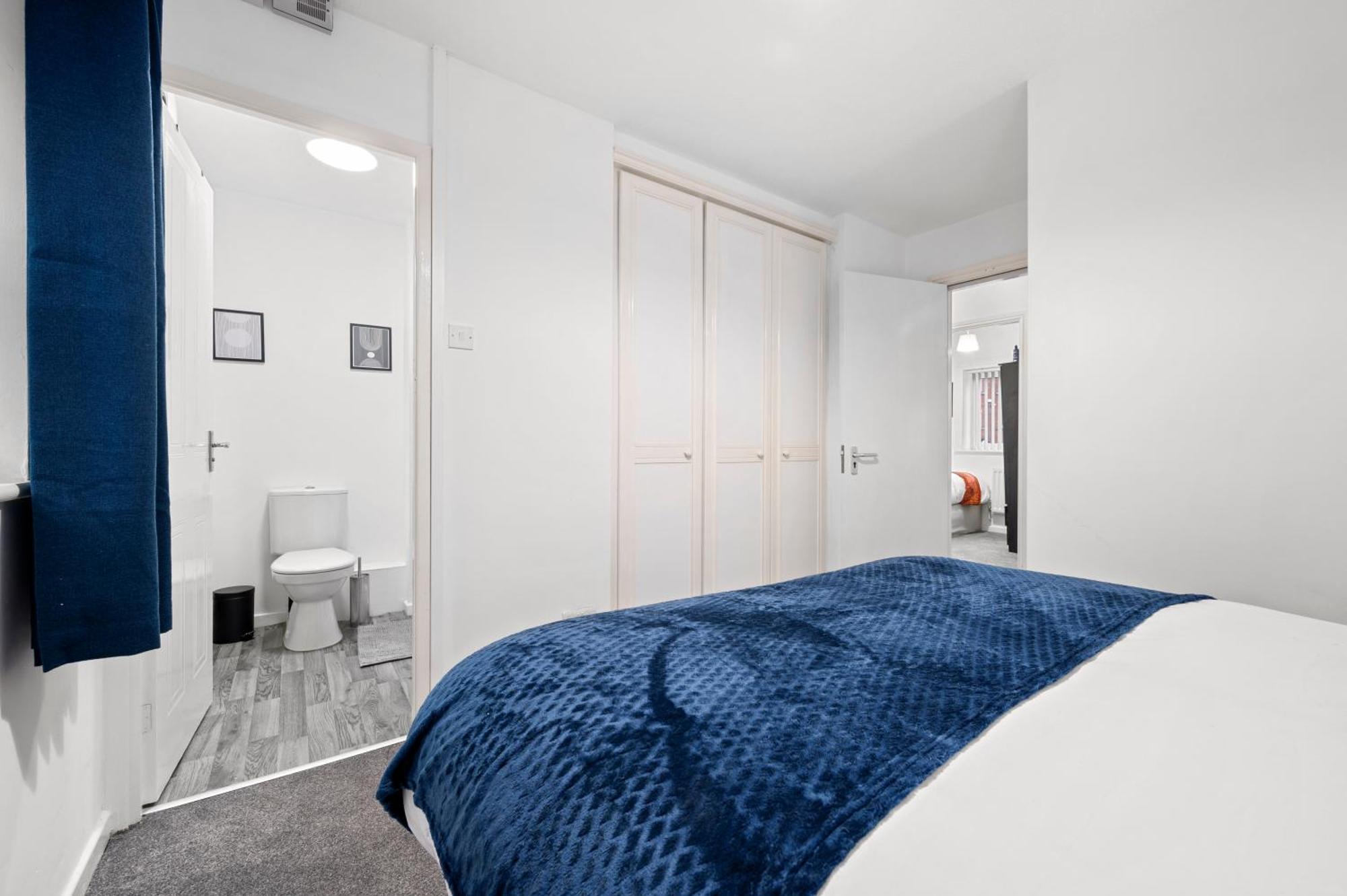 Lovely 3bedroom House, 7mins Drive To Center, Etihad Stadium & Coop Live Arena Holiday home