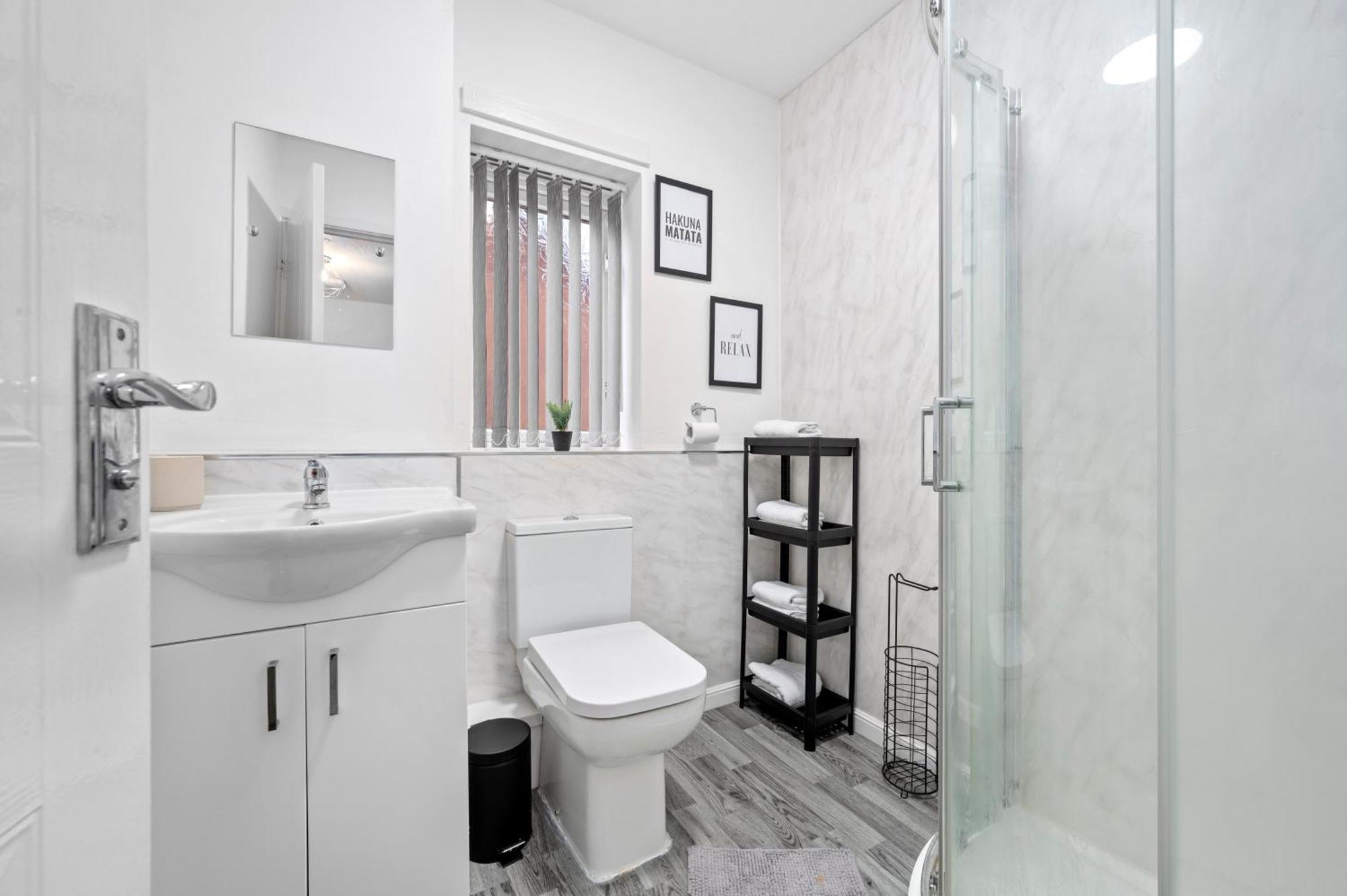 Lovely 3bedroom House, 7mins Drive To Center, Etihad Stadium & Coop Live Arena *