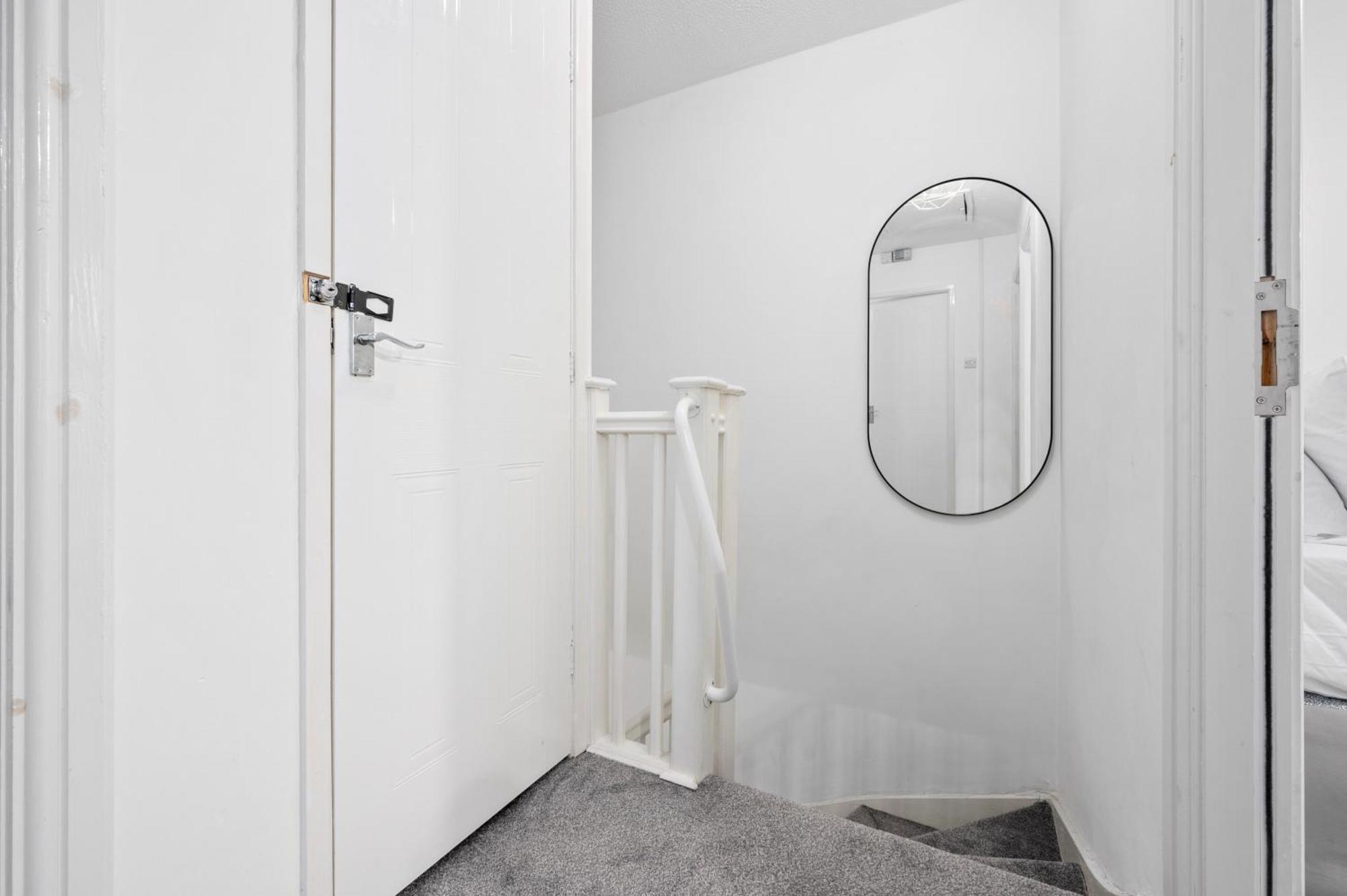 Lovely 3bedroom House, 7mins Drive To Center, Etihad Stadium & Coop Live Arena *