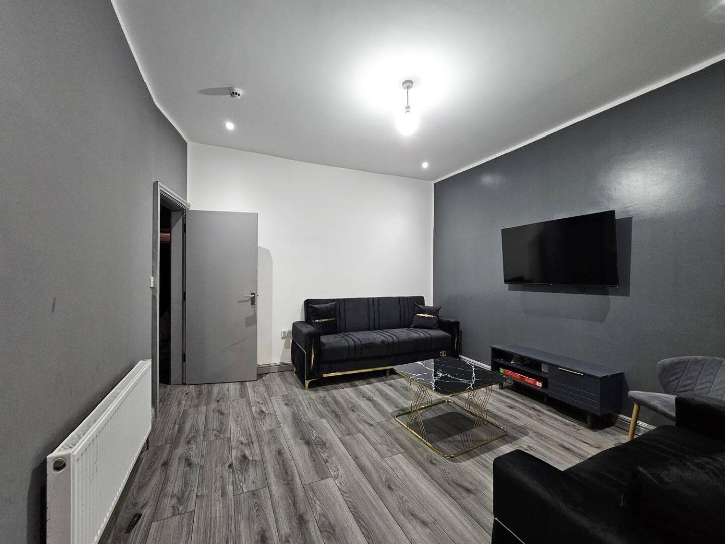 Landcross Co-living - Private Self-cater *