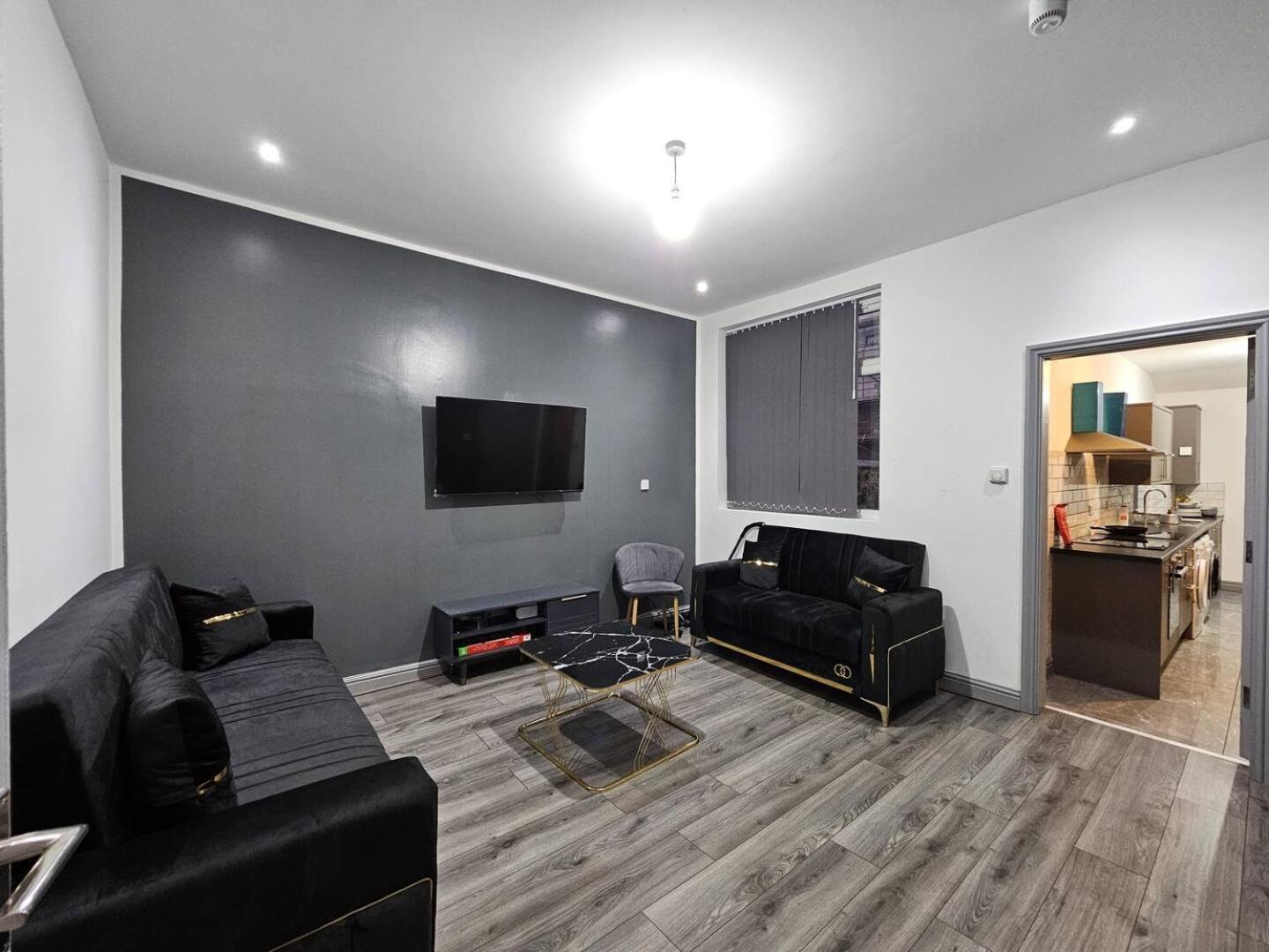 Landcross Co-living - Private Self-cater * Manchester