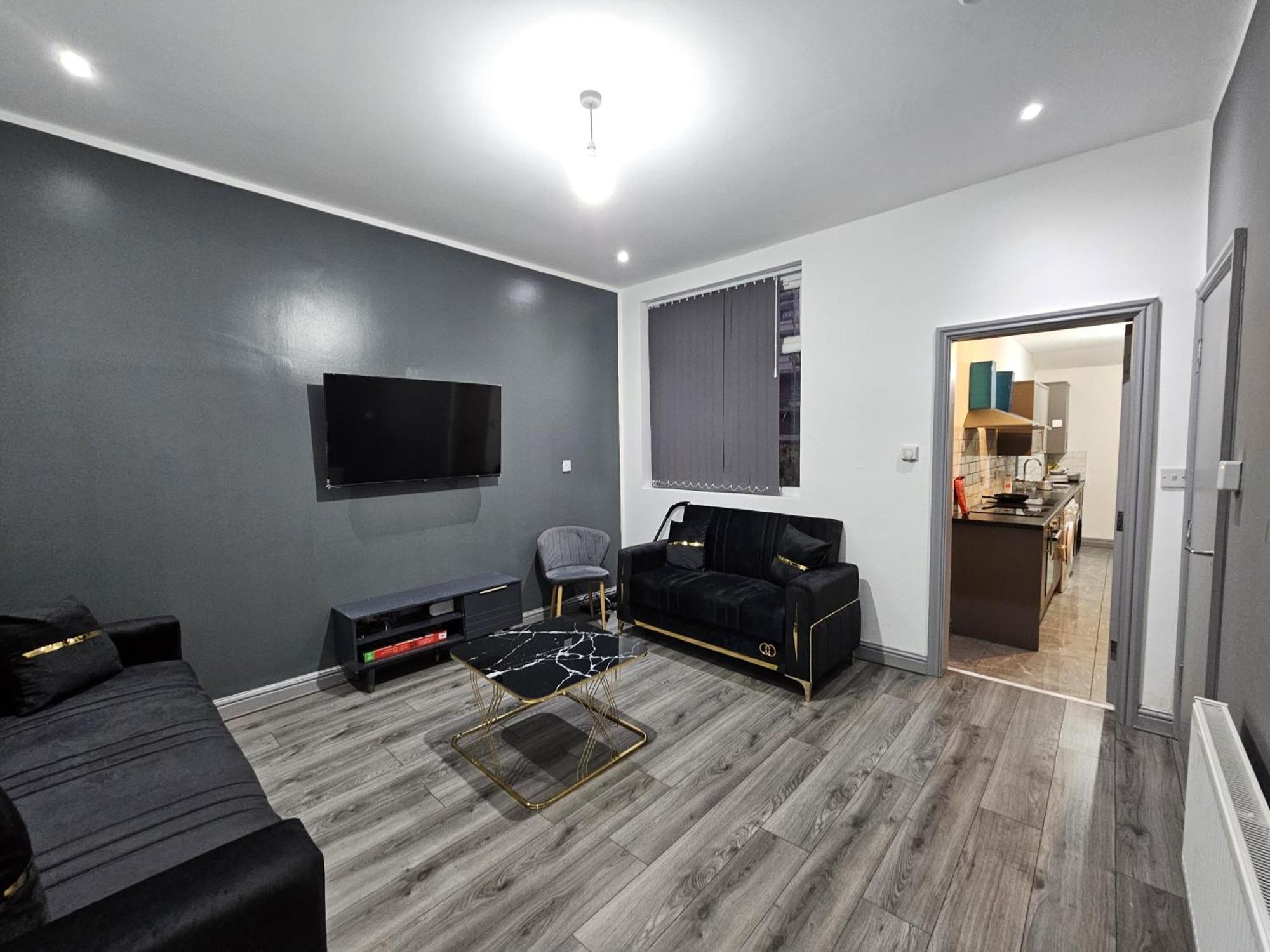 Landcross Co-living - Private Self-cater *