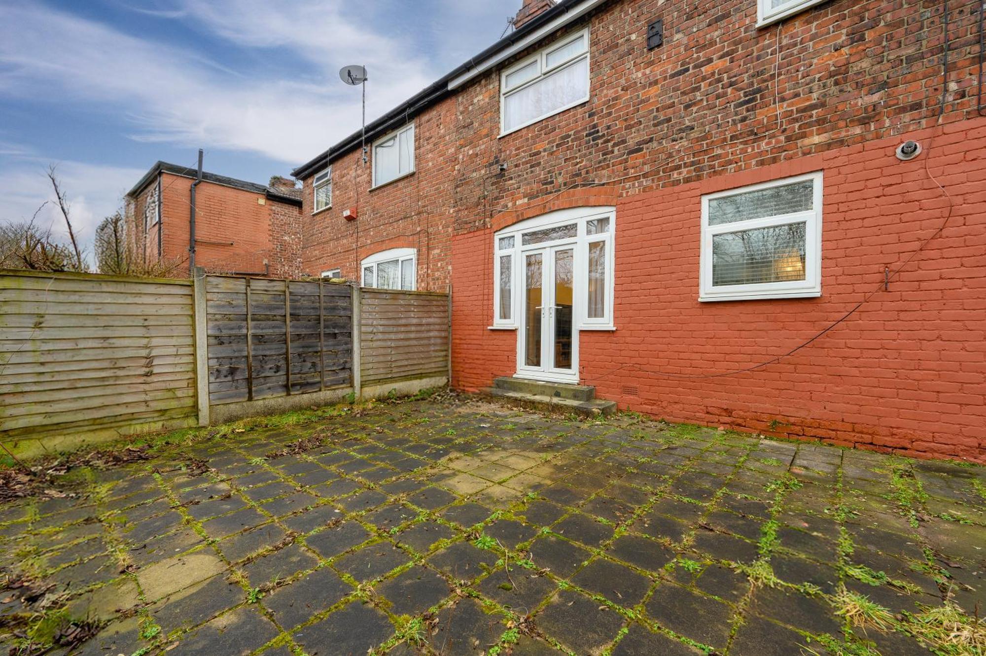 Garden Free Parking 10 Min To & Etihad! Holiday home