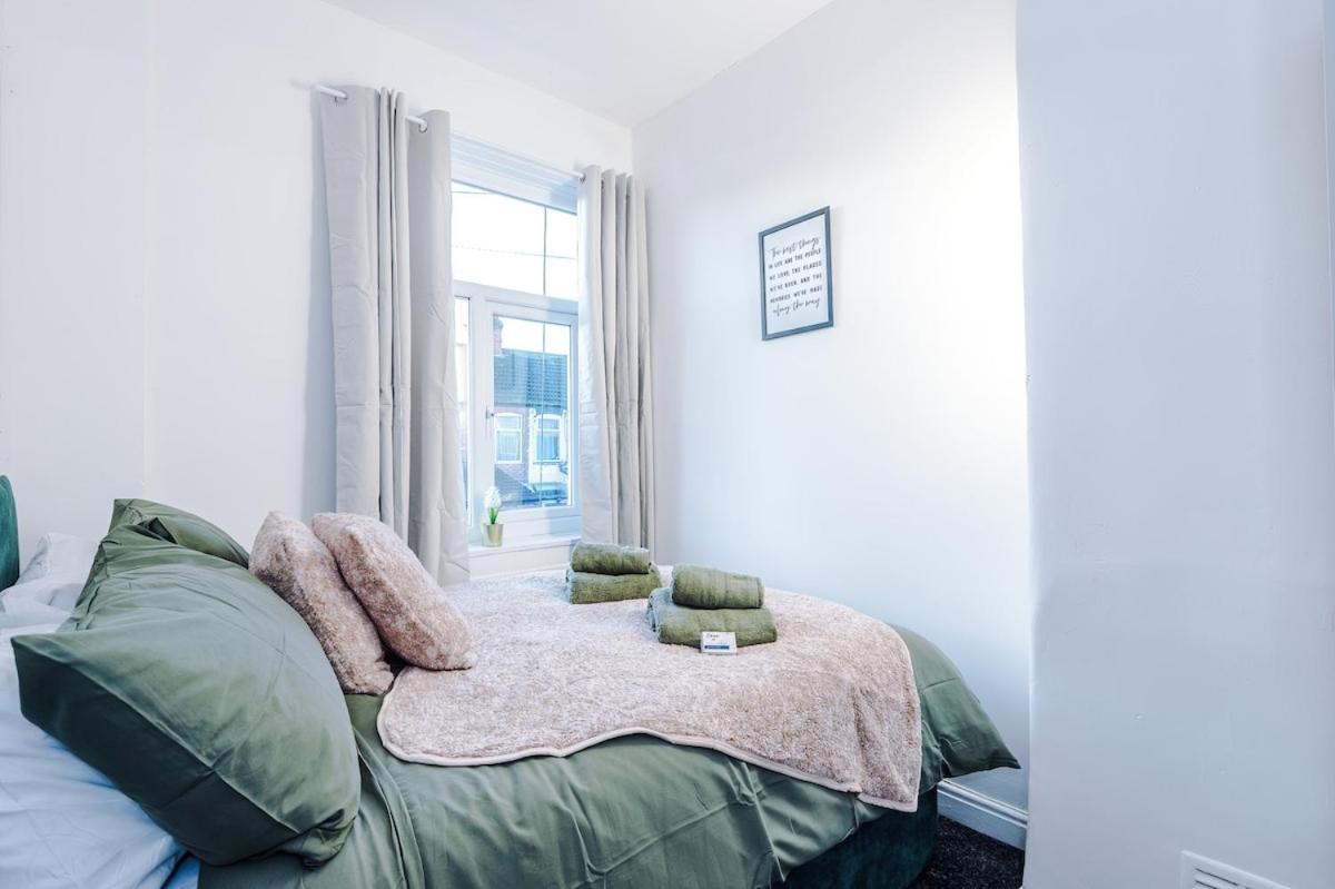 Free Park, Sleeps 8, Stunning In Salford, Long Term Disc, Perfect For Groups