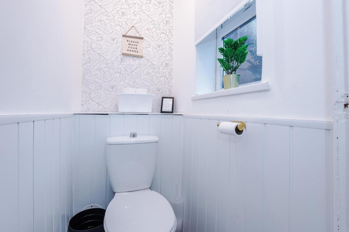 Free Park, Sleeps 8, Stunning In Salford, Long Term Disc, Perfect For Groups