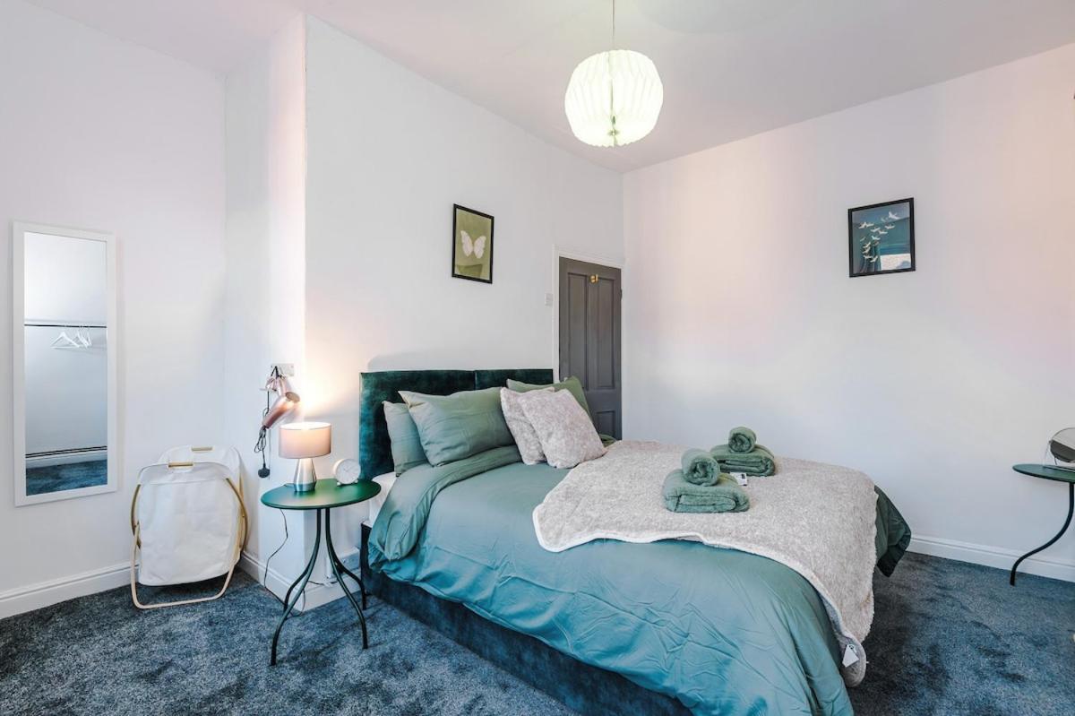 Free Park, Sleeps 8, Stunning In Salford, Long Term Disc, Perfect For Groups * Manchester