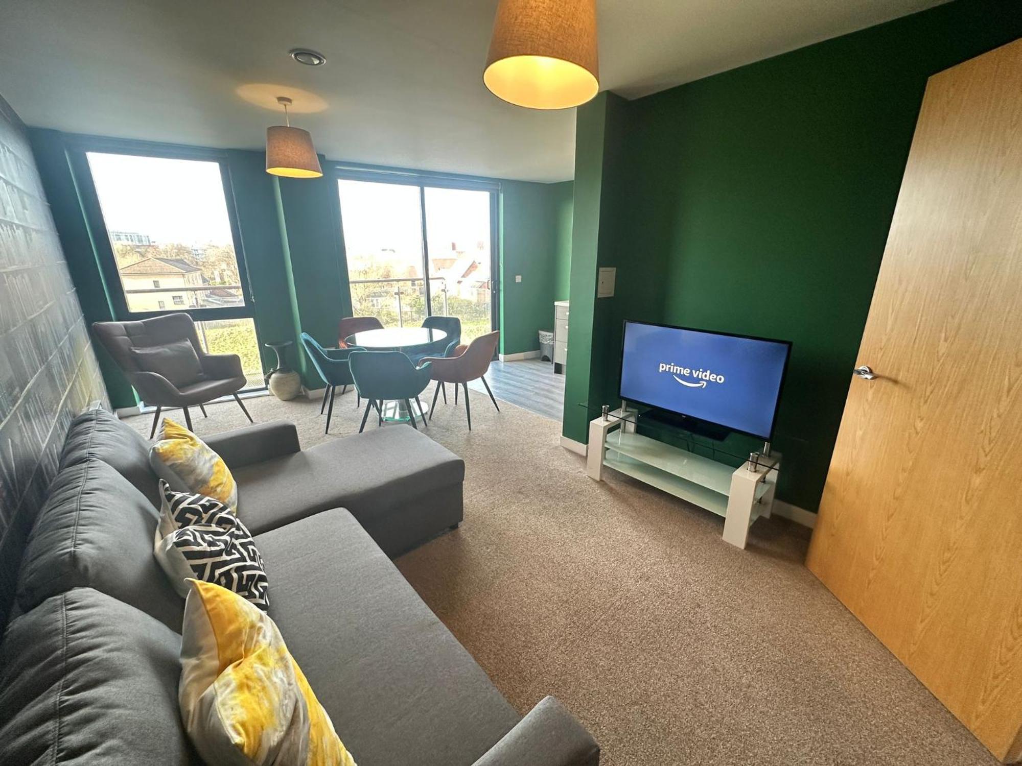Adelphi Wharf By Beehosting *