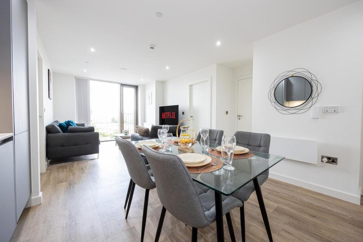 2 Bedroom In Apartment *