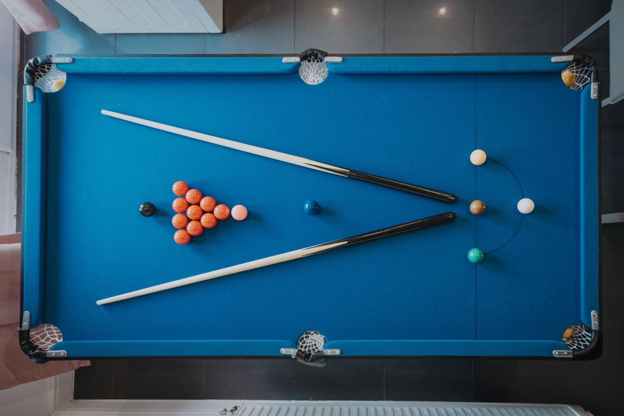 Sunset - Coop Live - Etihad - Pool Table Holiday home *