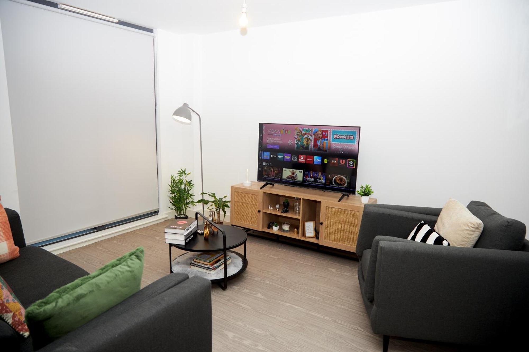 Obi's House&suites - Luxury 2bed Duplex With Balcony Apartment