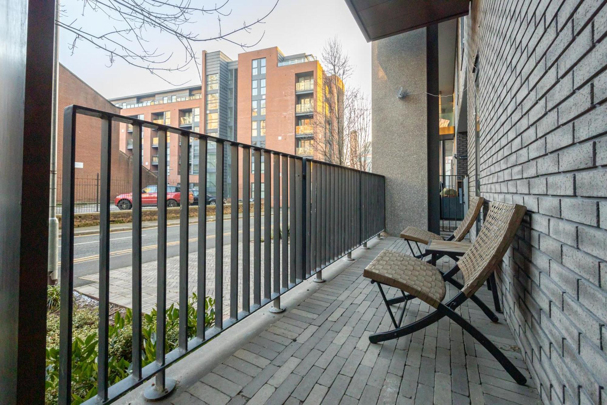 Luxury 3-bed Townhouse Sleeps 6 Free Parking