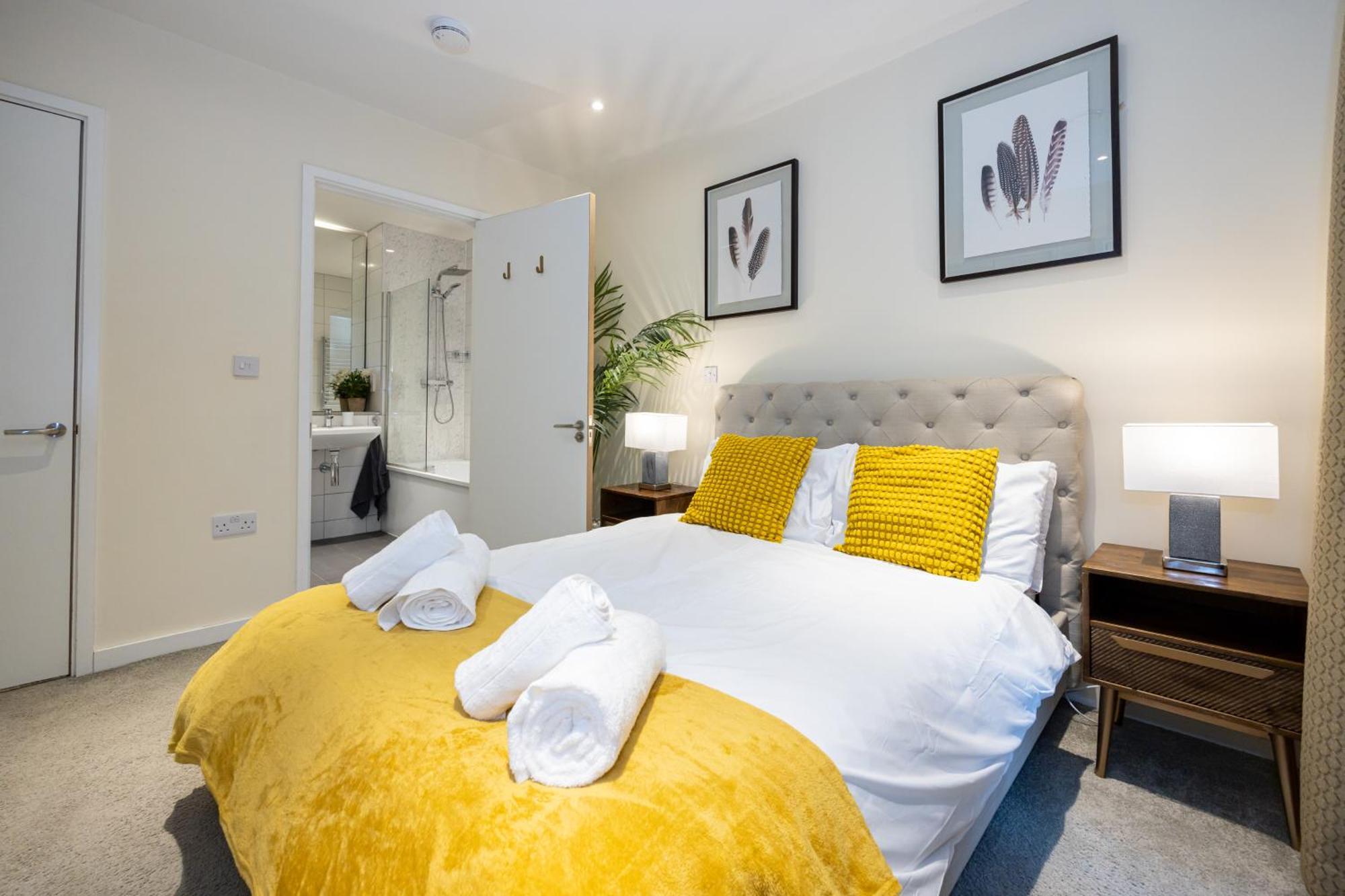 Holiday home Luxury 3-bed Townhouse Sleeps 6 Free Parking
