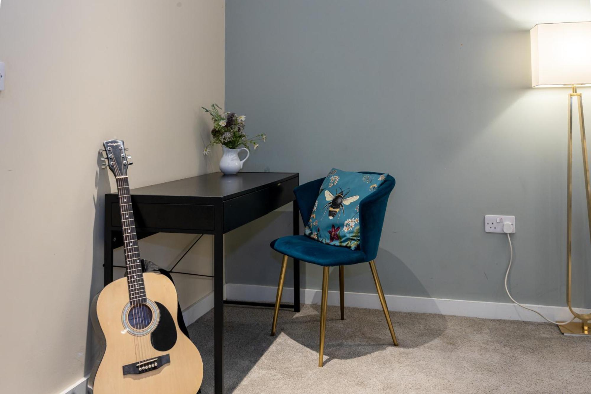 Luxury 3-bed Townhouse Sleeps 6 Free Parking * Manchester