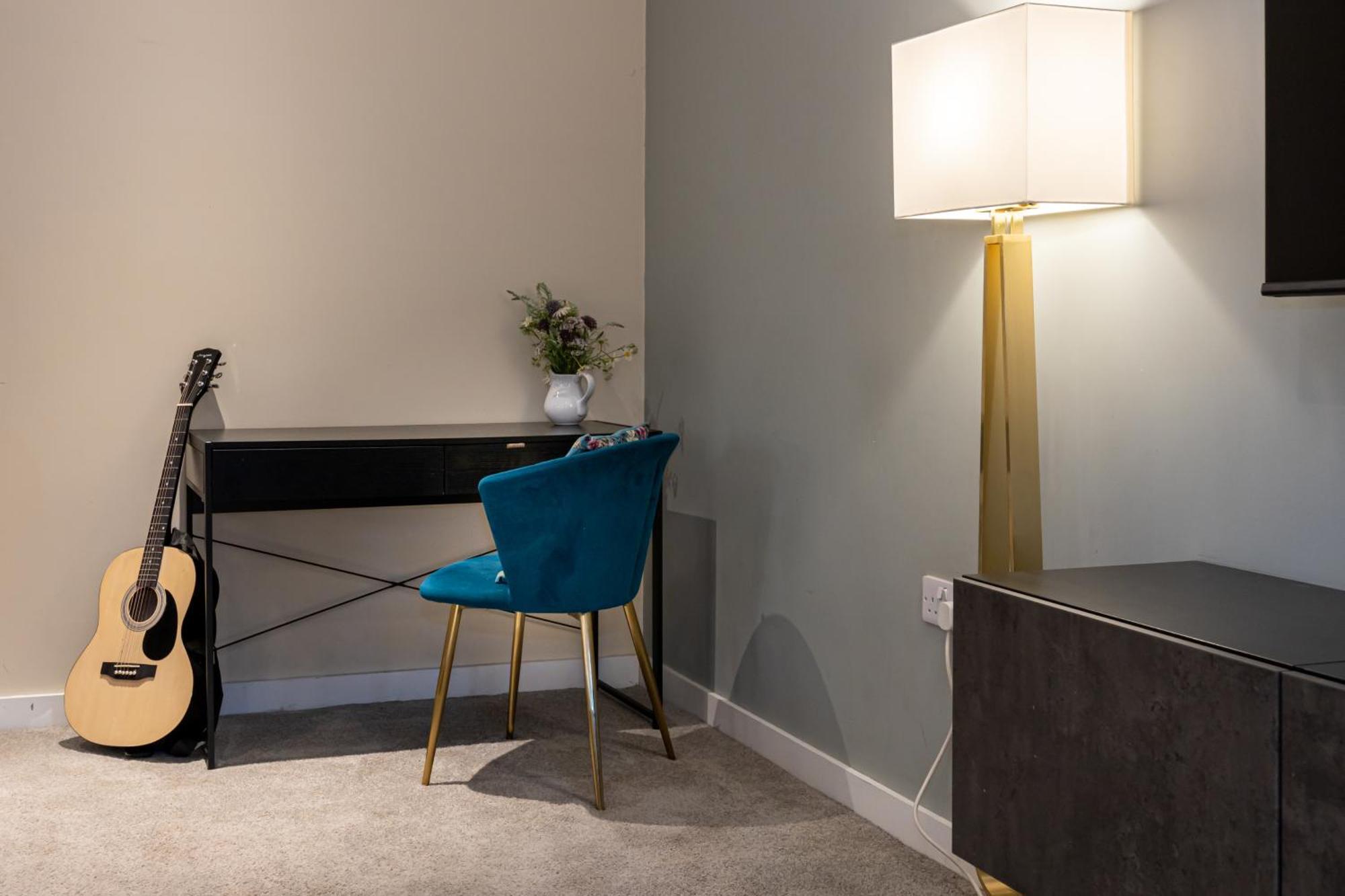 Holiday home Luxury 3-bed Townhouse Sleeps 6 Free Parking *