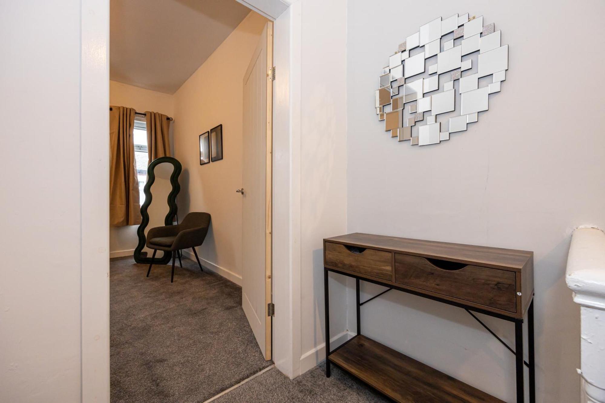 New Listing - Stunning 3 Bedroom Levenshulme Sleeps 7 Holiday home Manchester