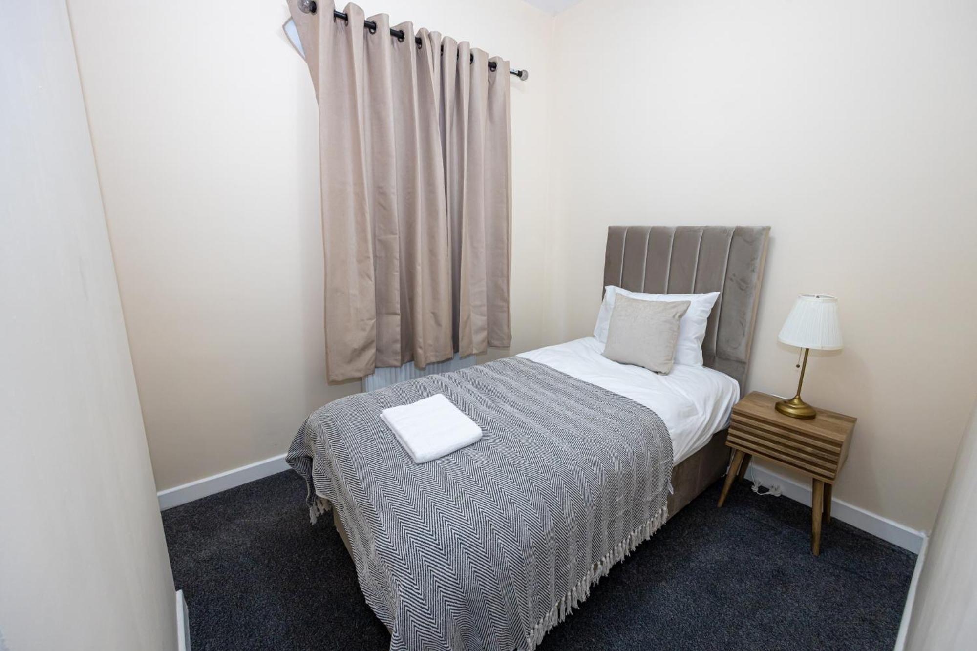 Holiday home New Listing - Stunning 3 Bedroom Levenshulme Sleeps 7