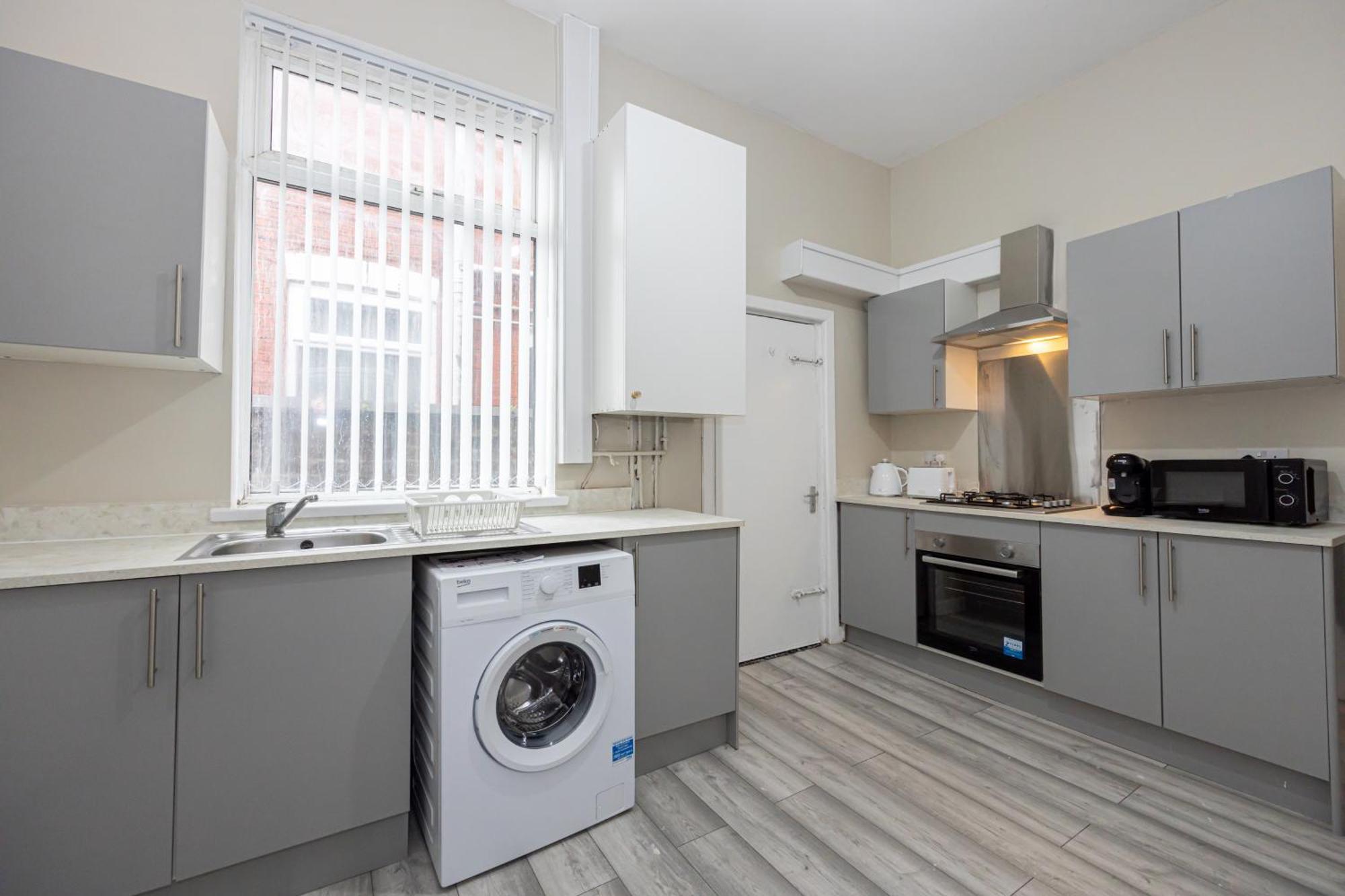 Holiday home New Listing - Stunning 3 Bedroom Levenshulme Sleeps 7 *