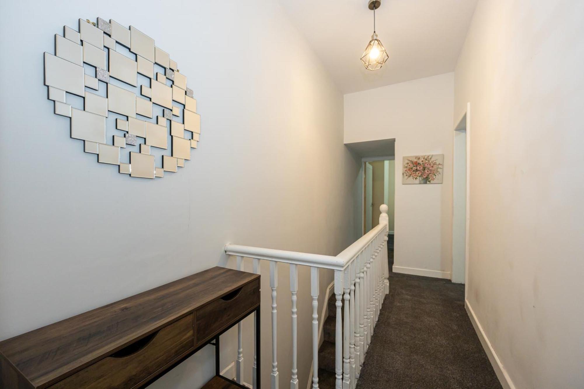 New Listing - Stunning 3 Bedroom Levenshulme Sleeps 7 Holiday home Manchester