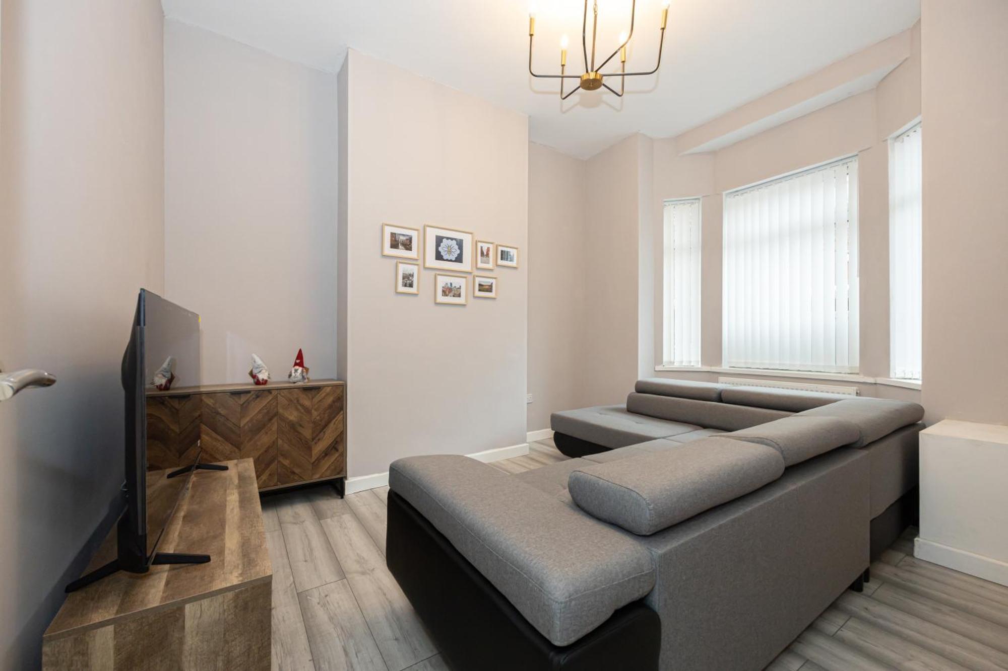 Holiday home New Listing - Stunning 3 Bedroom Levenshulme Sleeps 7 *