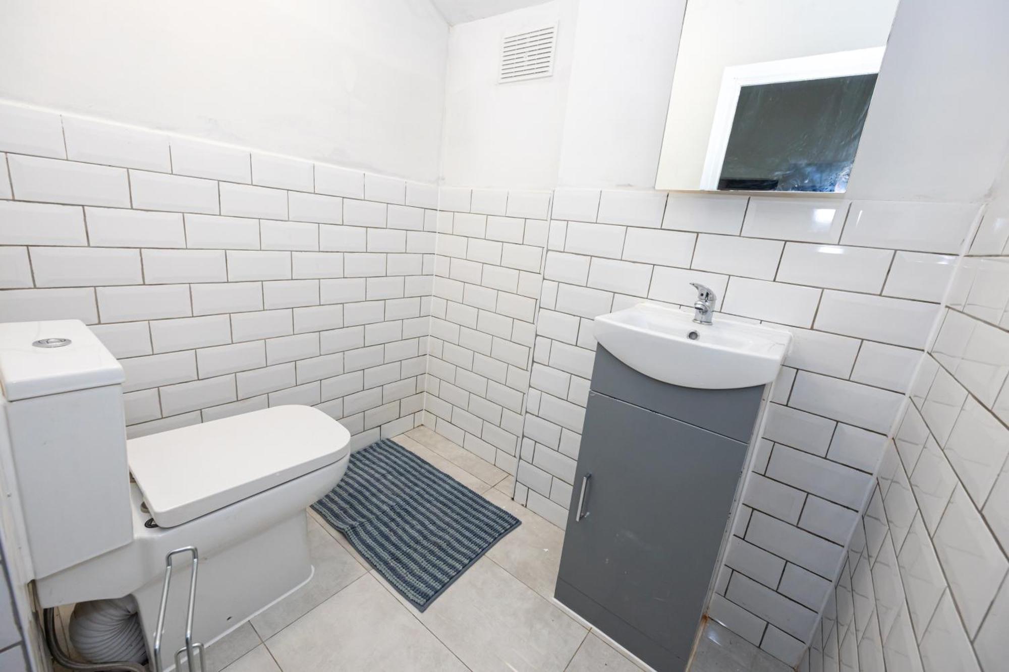 New Listing - Stunning 3 Bedroom Levenshulme Sleeps 7 Manchester