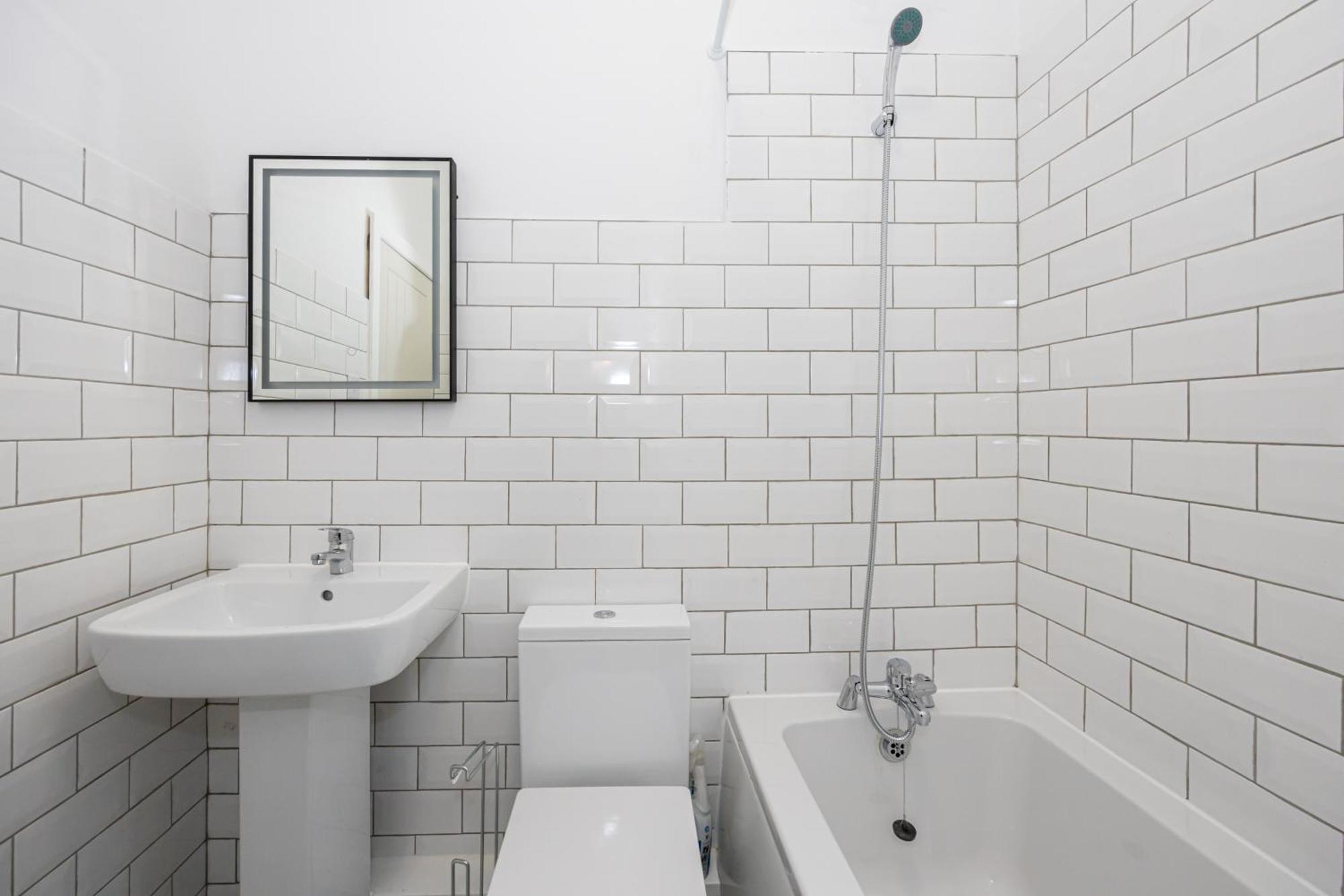 New Listing - Stunning 3 Bedroom Levenshulme Sleeps 7 Holiday home Manchester