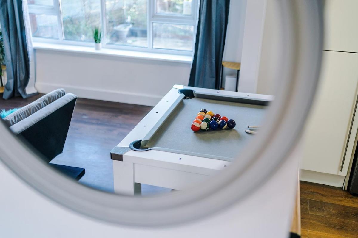 New Spacious House, Pool Table, Driveway *
