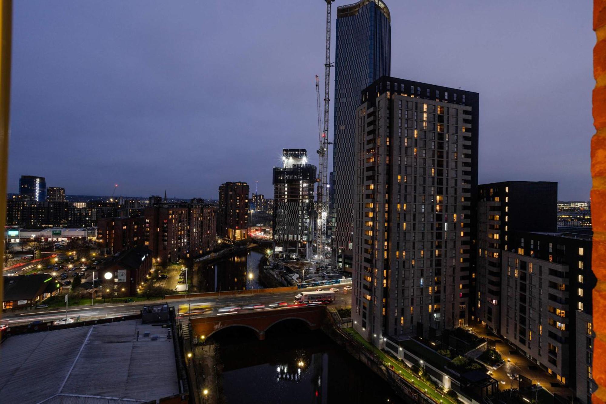 Bianco 2br With Views * Manchester
