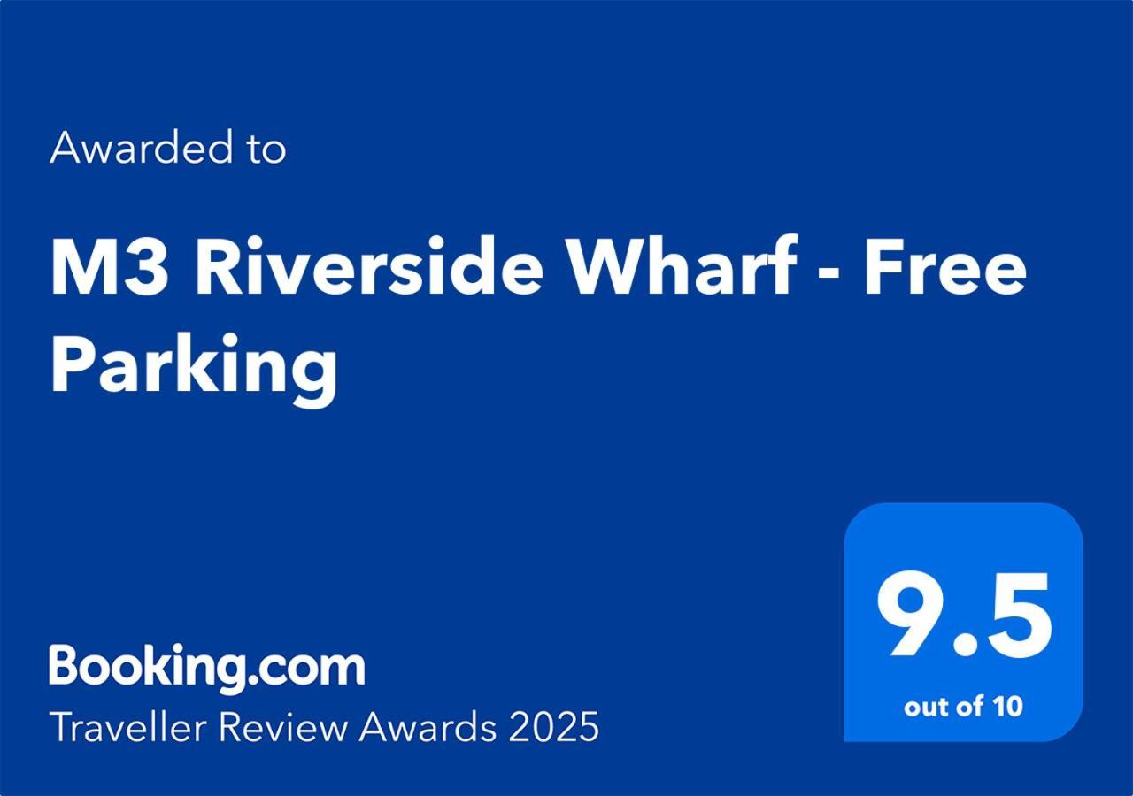 Apartment Riverside Wharf - Free Parking, Business, Couples & Families Manchester