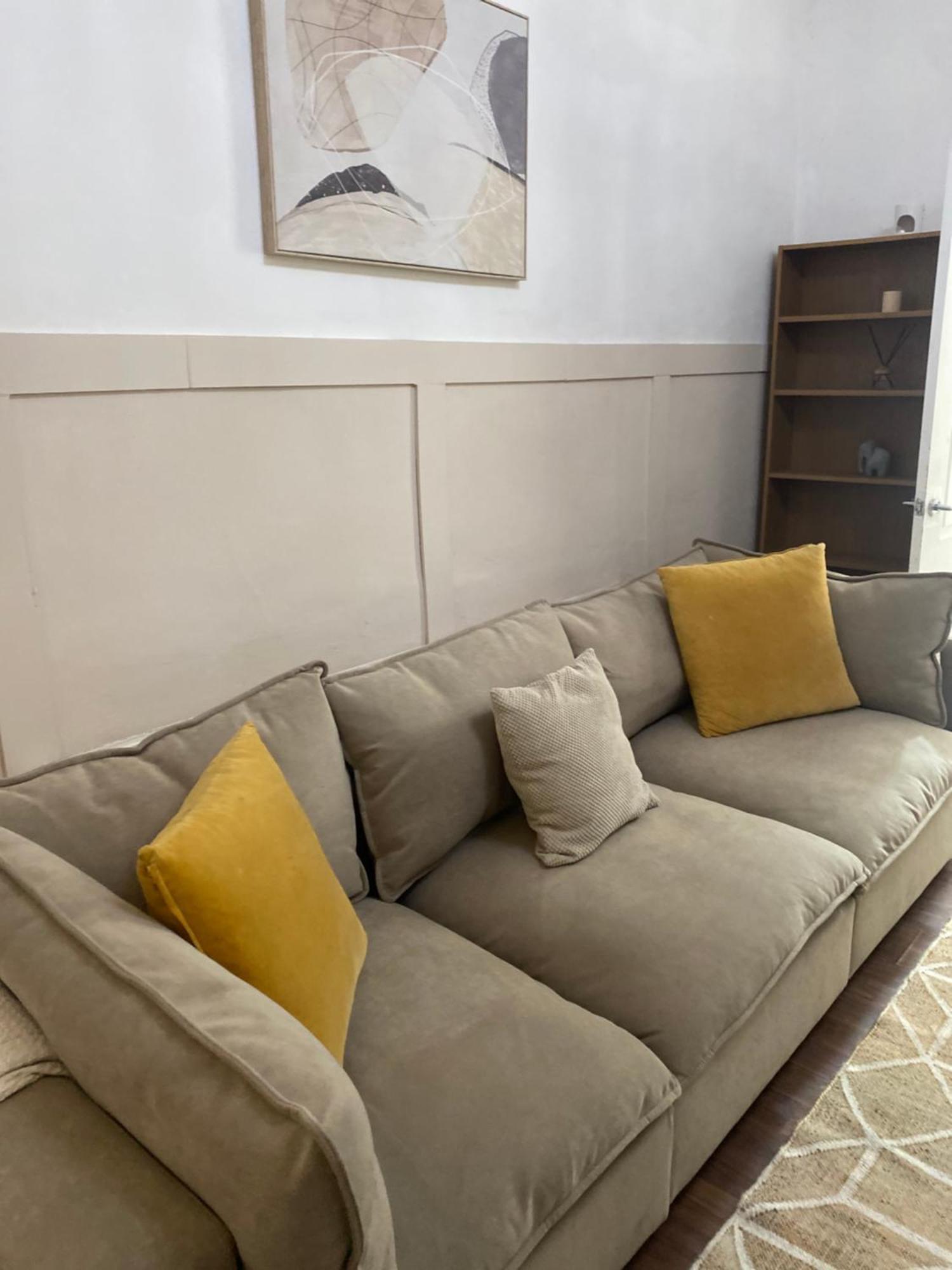 Modern Townhouse-free Parking-games Room-fast W-ifi Holiday home