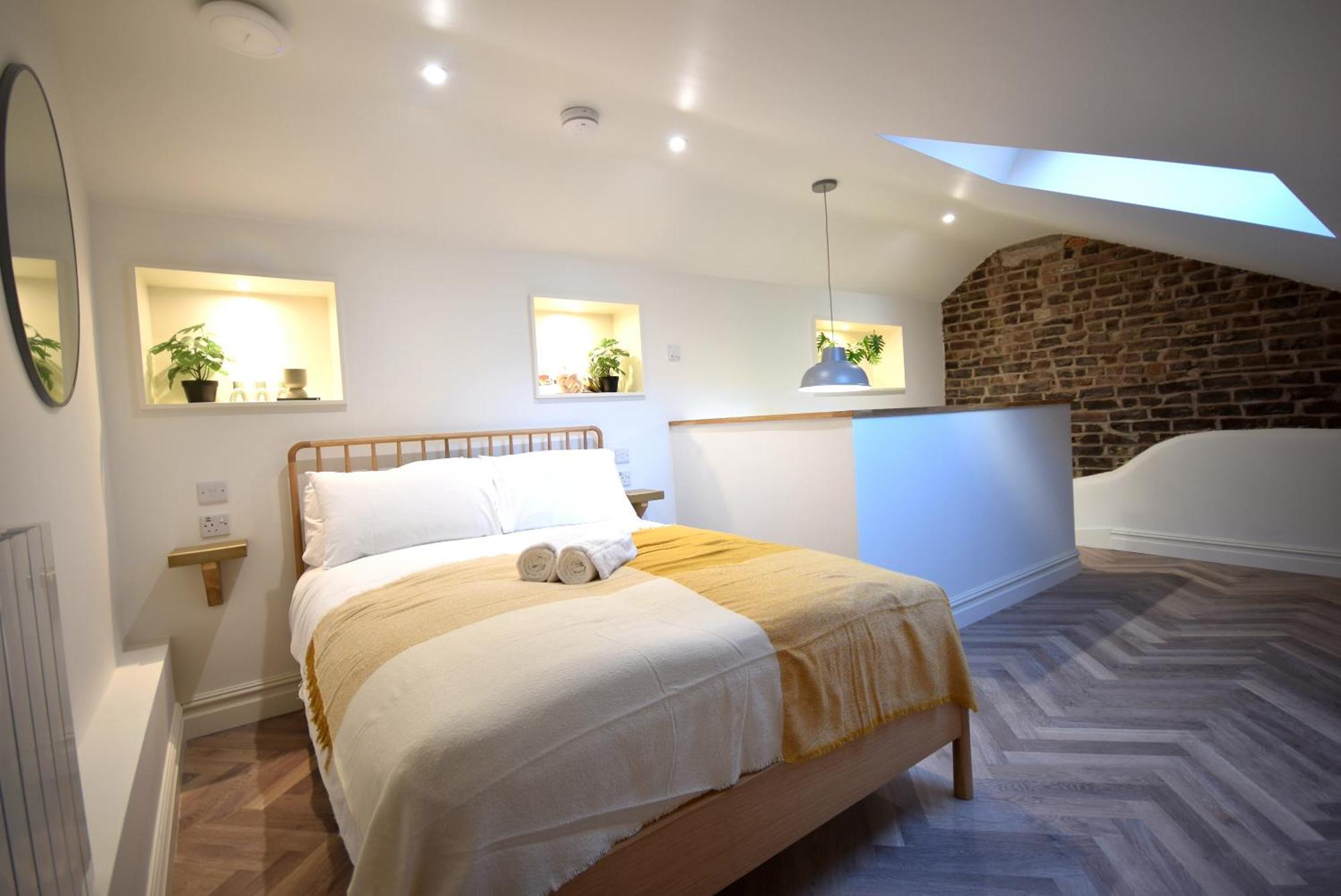 Cityescape - 2br Floor Penthouse Nq * Manchester