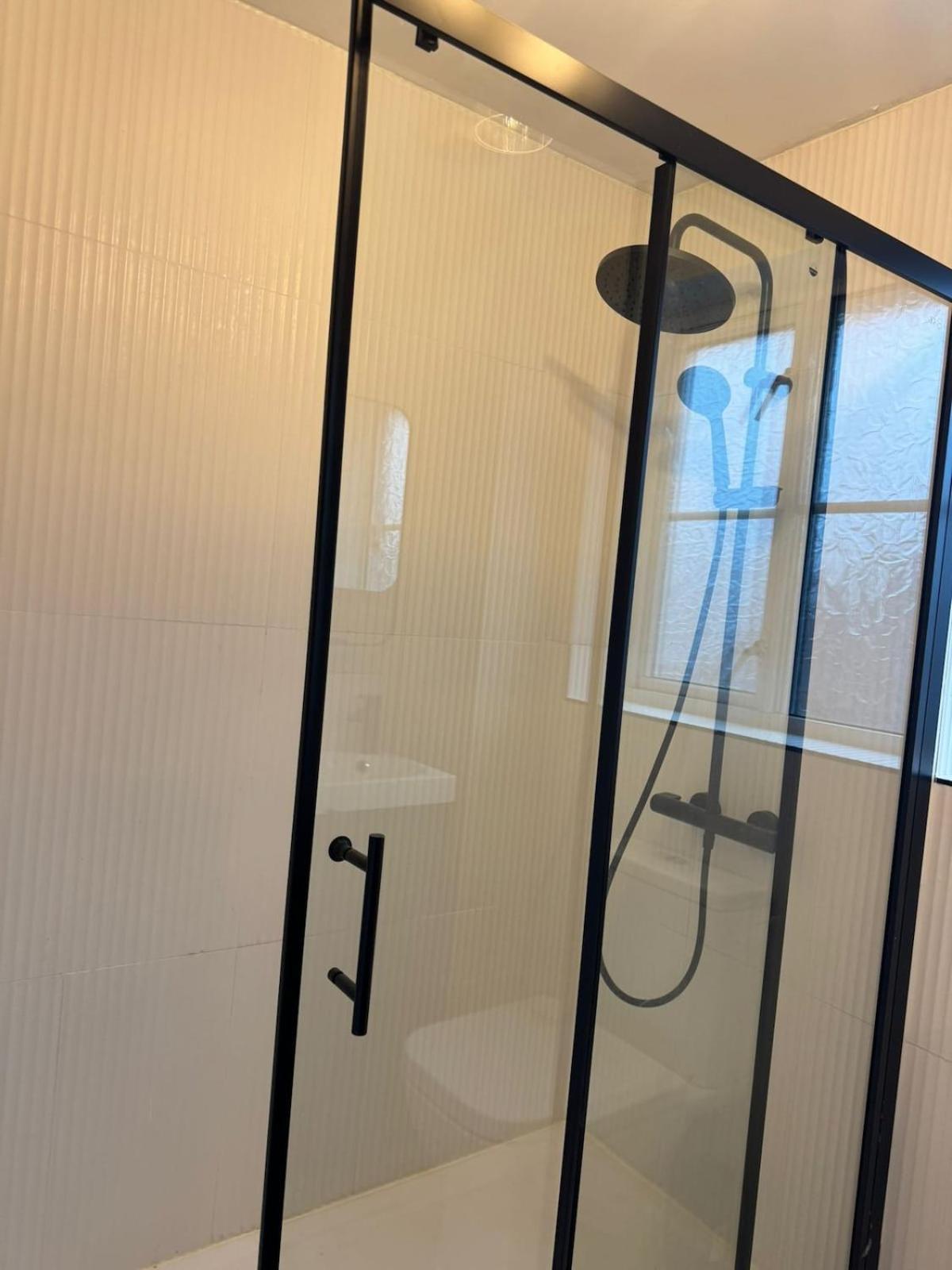 Stylish 5 Mins To Center Holiday home *