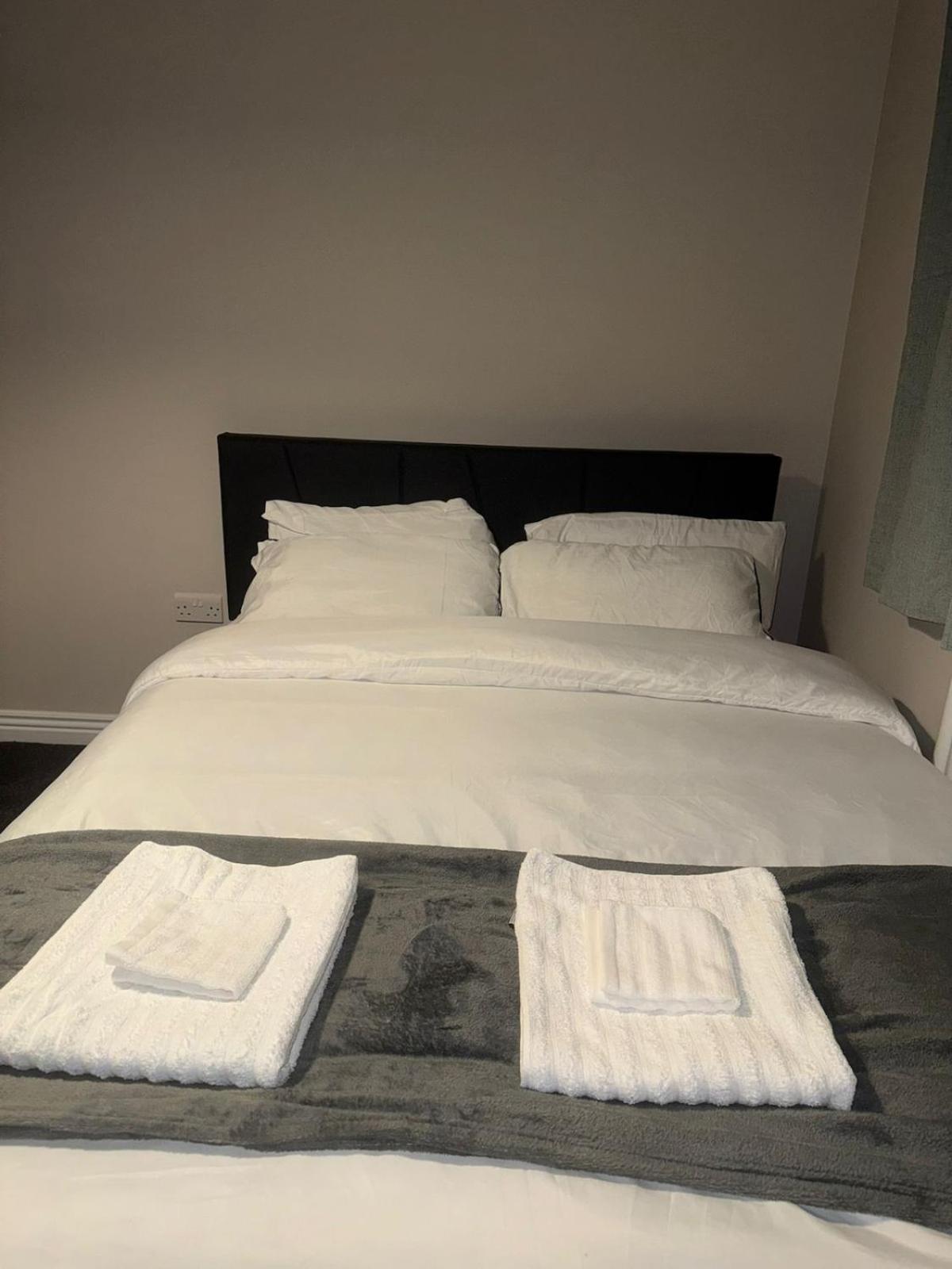 Stylish 5 Mins To Center Holiday home Manchester