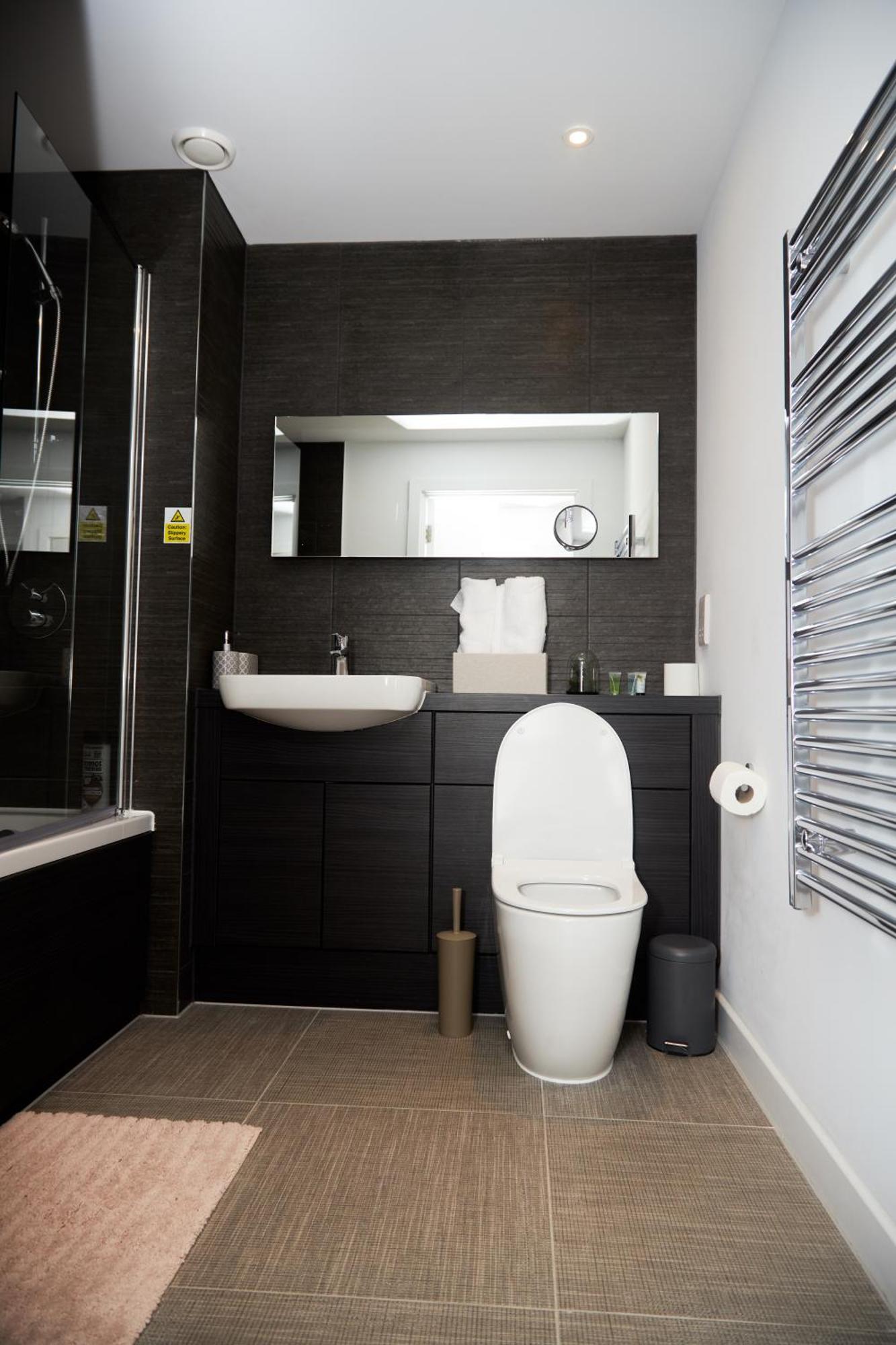 Appartement Luxury 2 Bedroom And Bathroom In With Balcony *