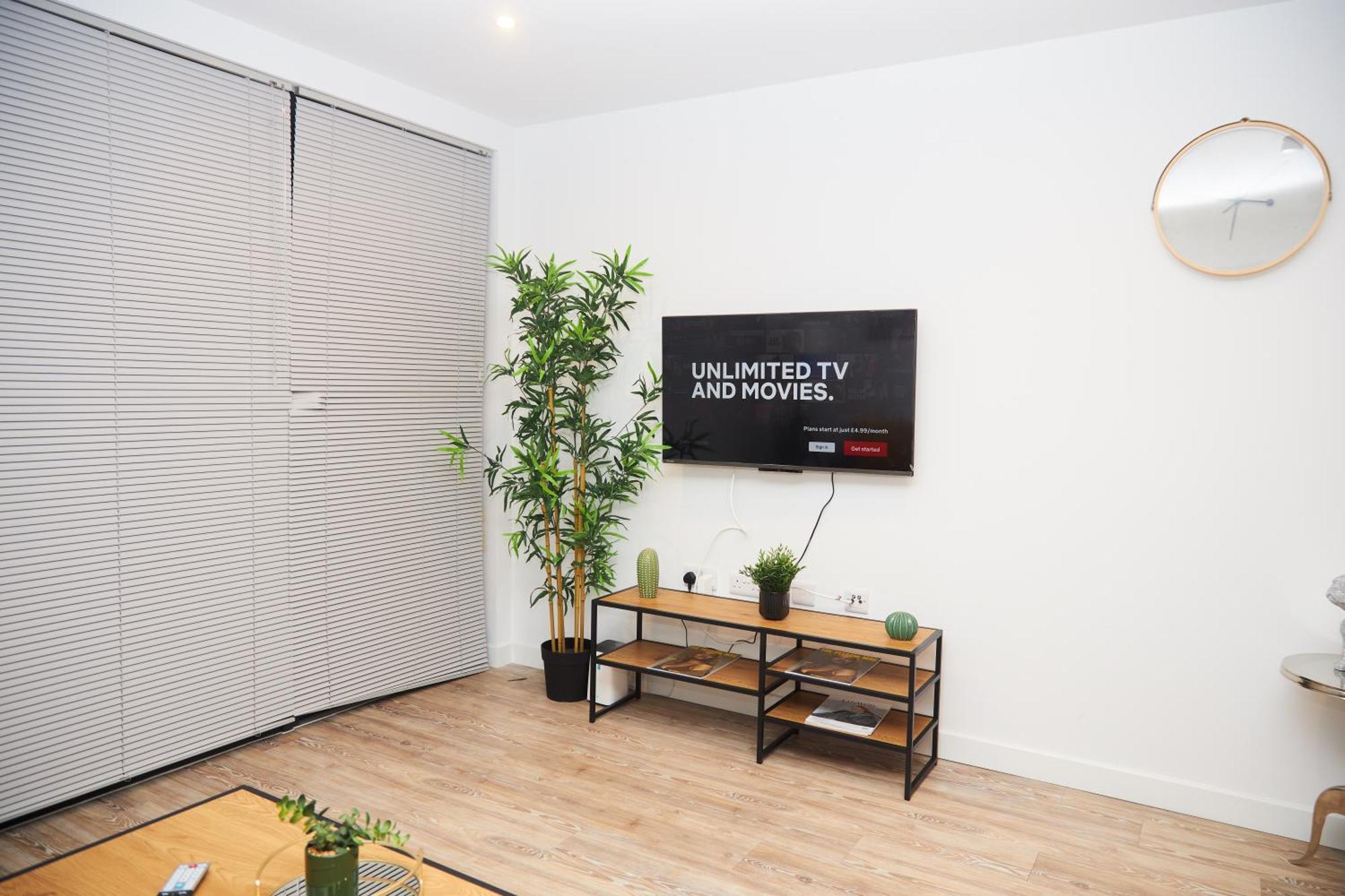 Luxury 2 Bedroom And Bathroom In With Balcony Manchester