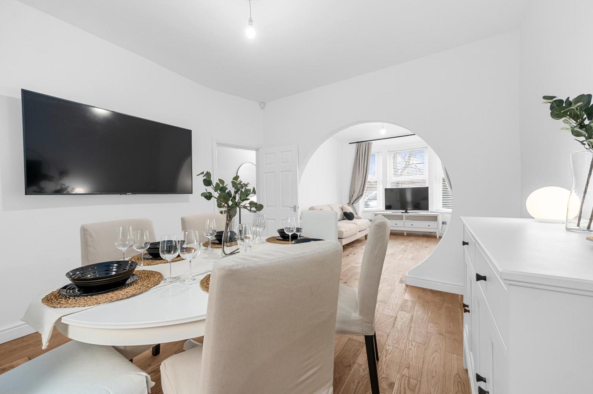 Holiday home Blissful Breaks Near Old Trafford Stadium *