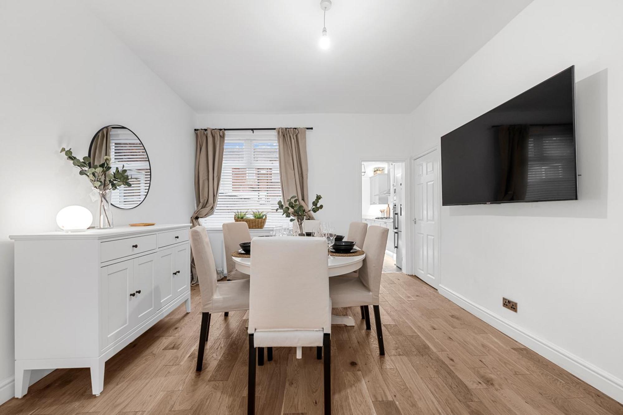 Blissful Breaks Near Old Trafford Stadium Holiday home Manchester