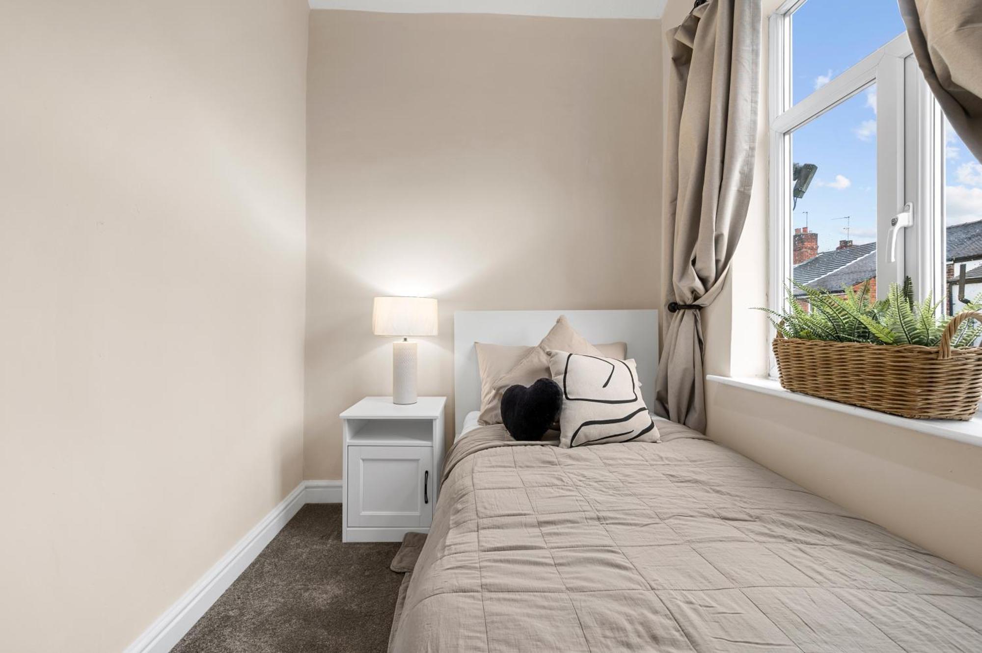 Blissful Breaks Near Old Trafford Stadium * Manchester
