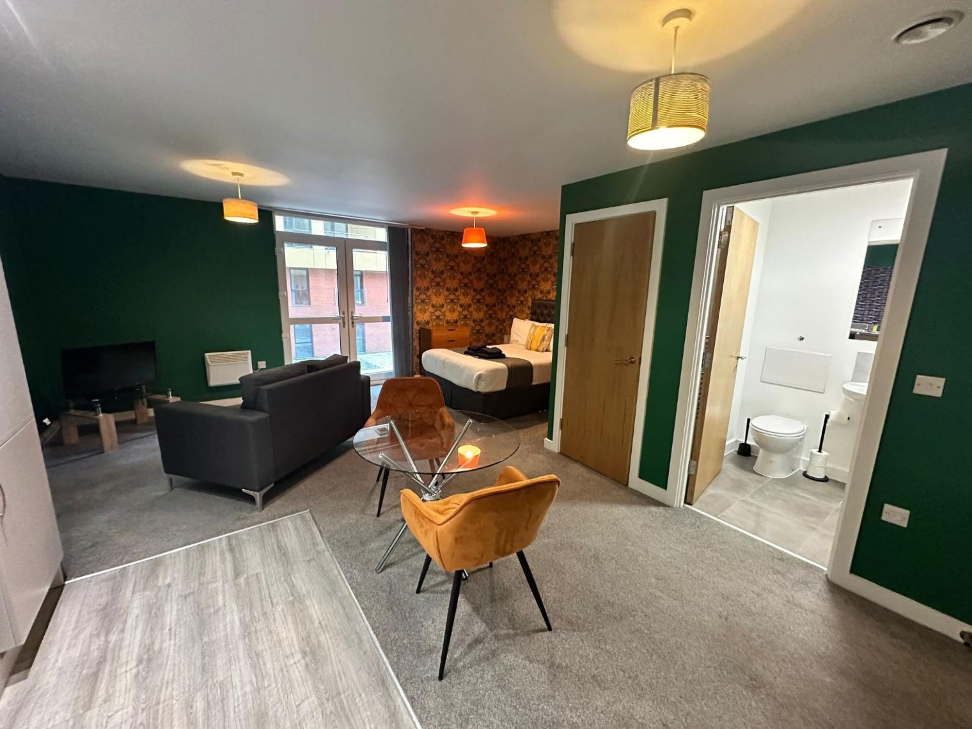 Adelphi Wharf By Beehosting Apartment