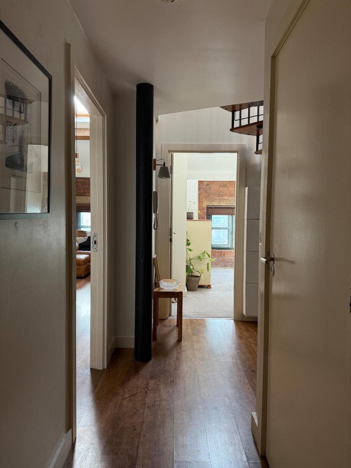Lovely 2-bed Loft In Centre