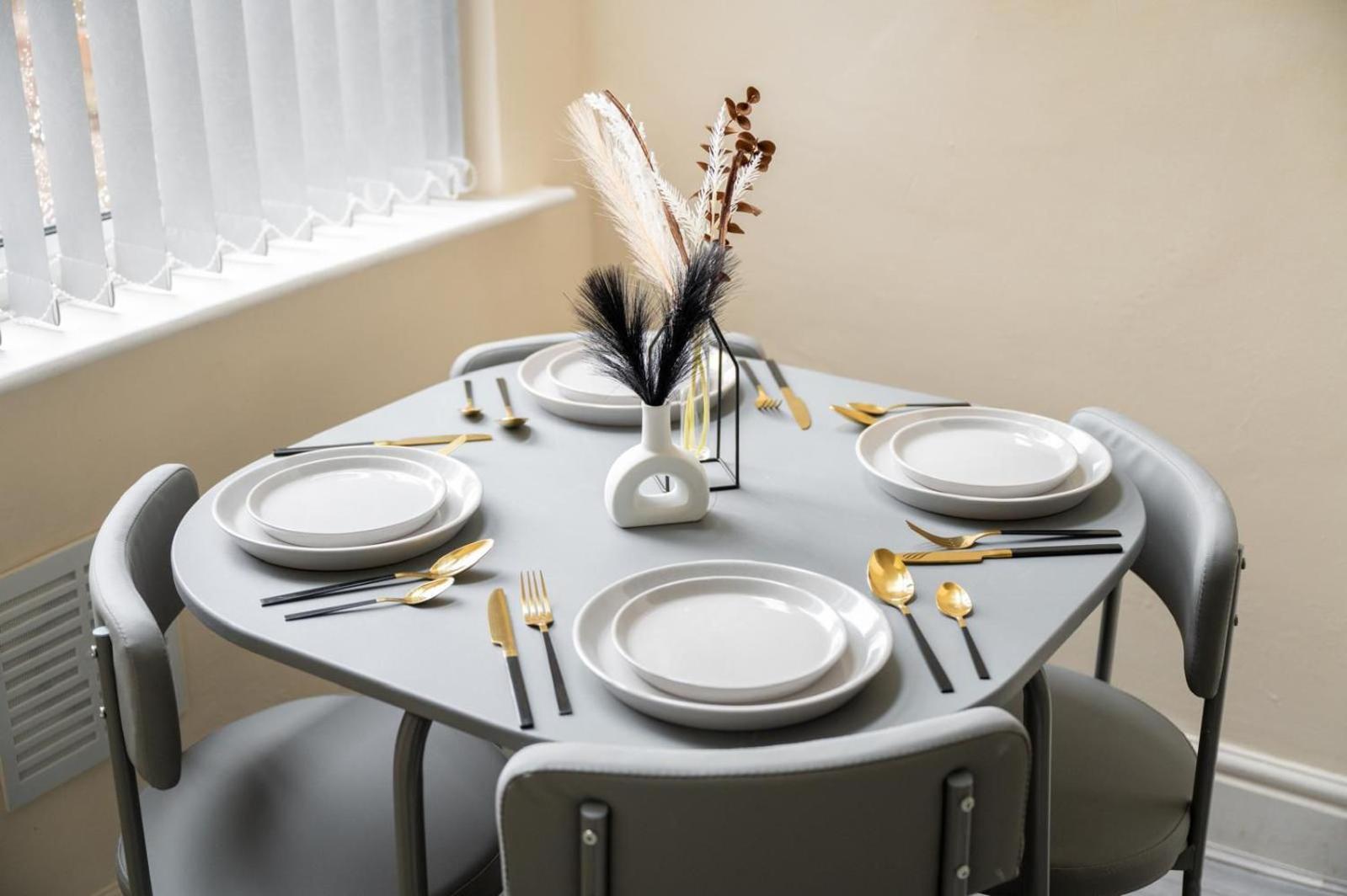 Luxury 4-bed Perfect For Contractors & Families W Free Parking Manchester