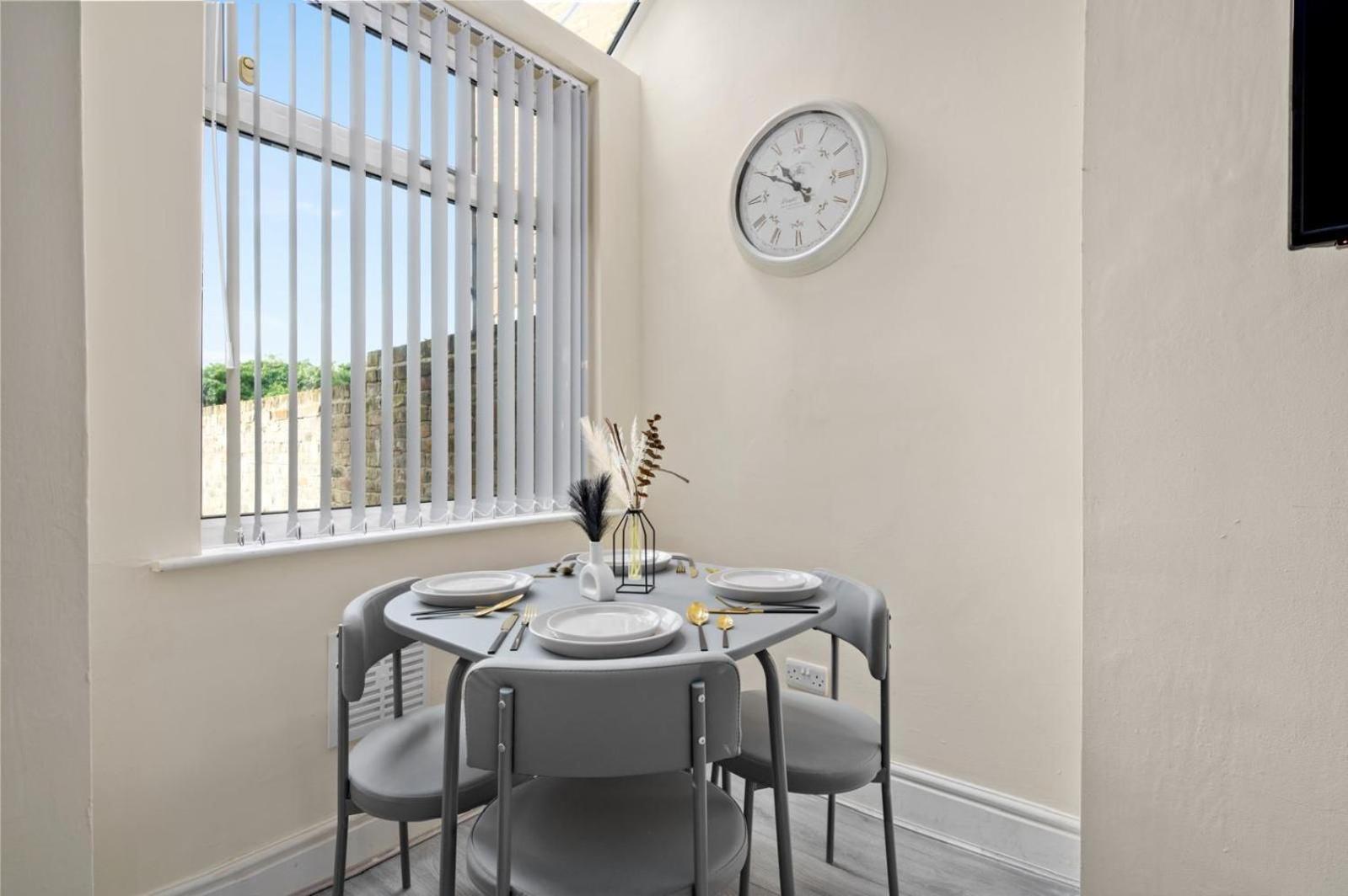 Holiday home Luxury 4-bed Perfect For Contractors & Families W Free Parking