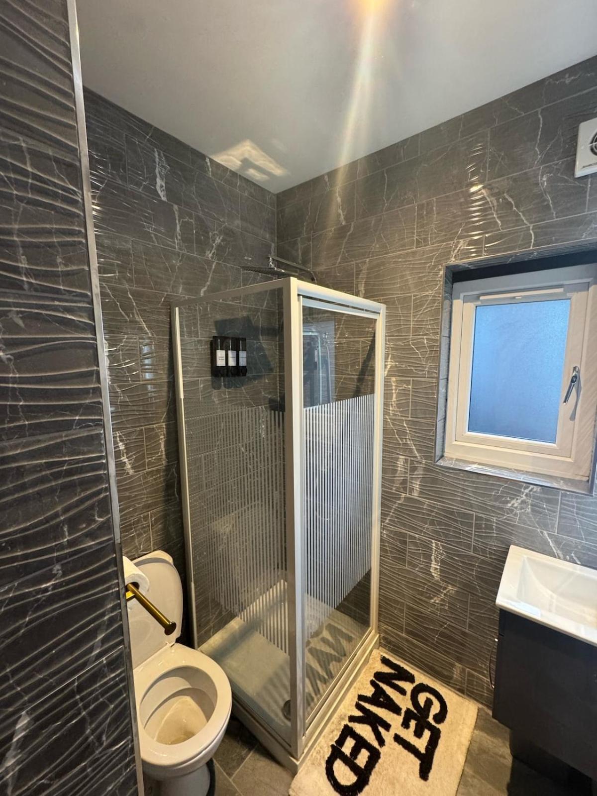 M16 Deluxe - 1 Apartment *