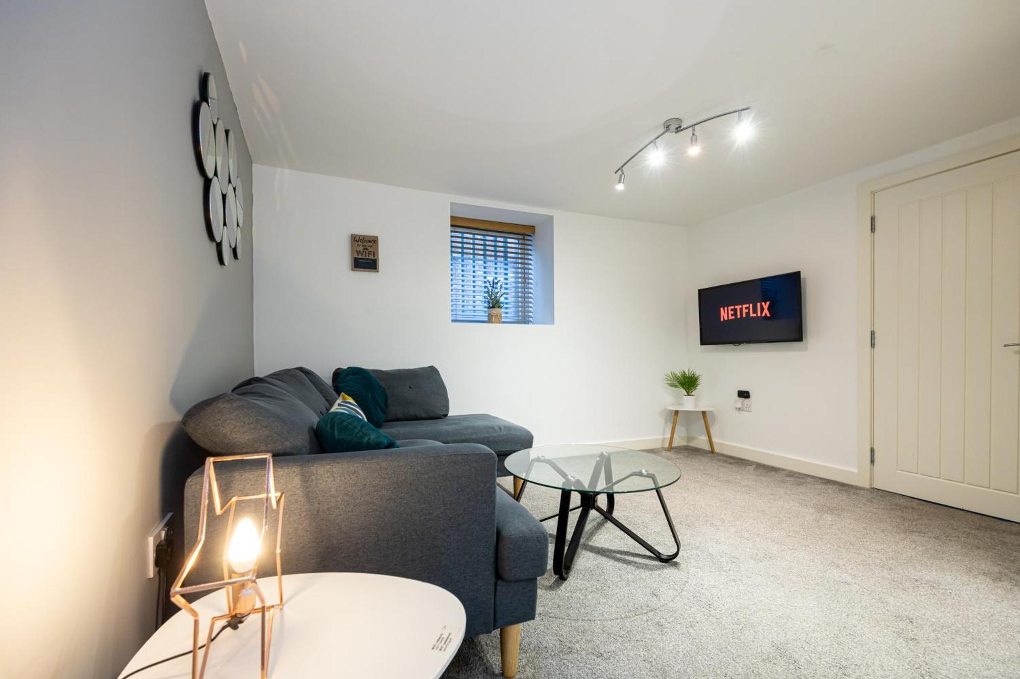 Stylish 2-bed Flat Steps From Tram Stop