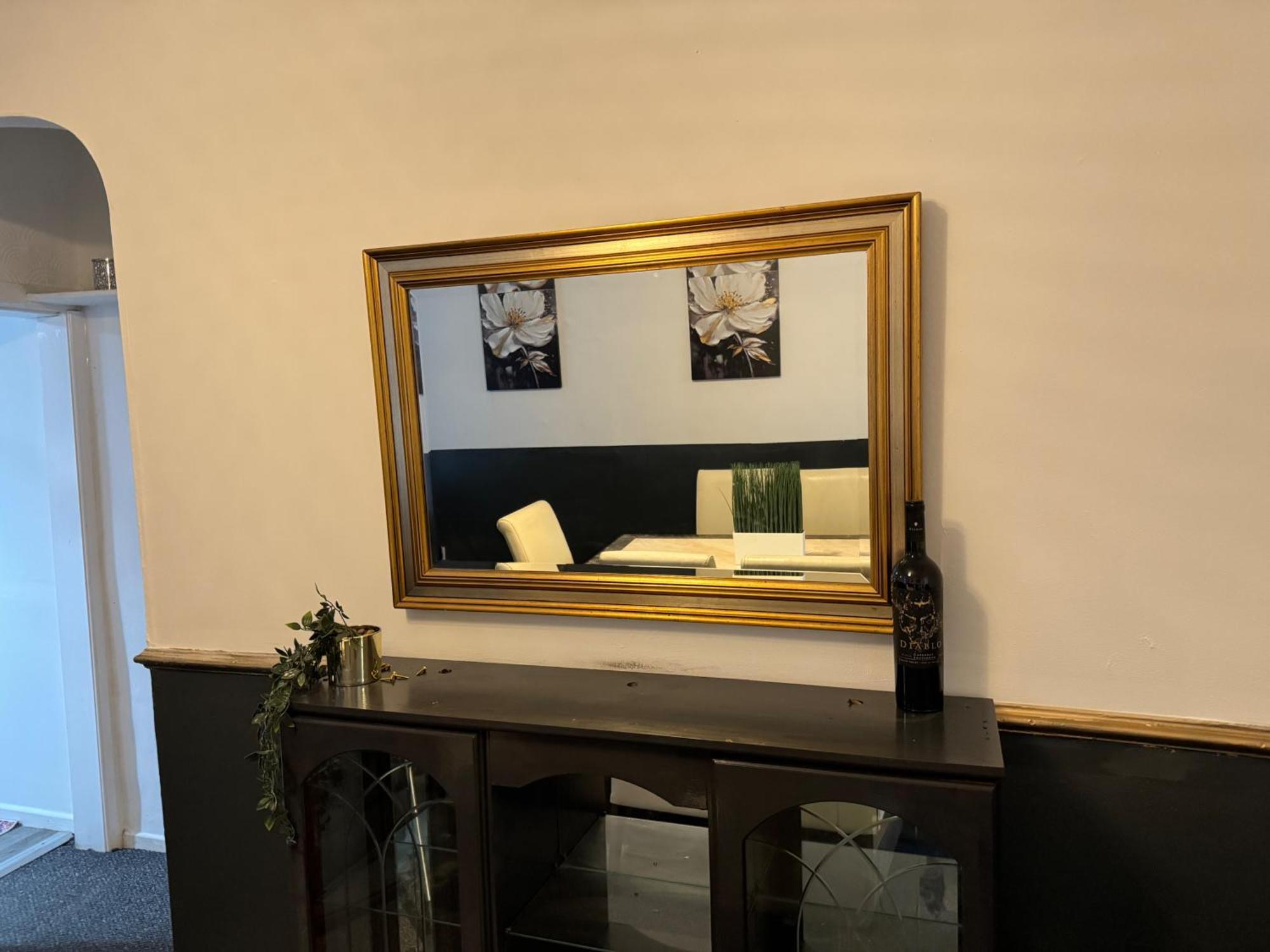 - House - Sleeps 6 - Parking - Garden Holiday home