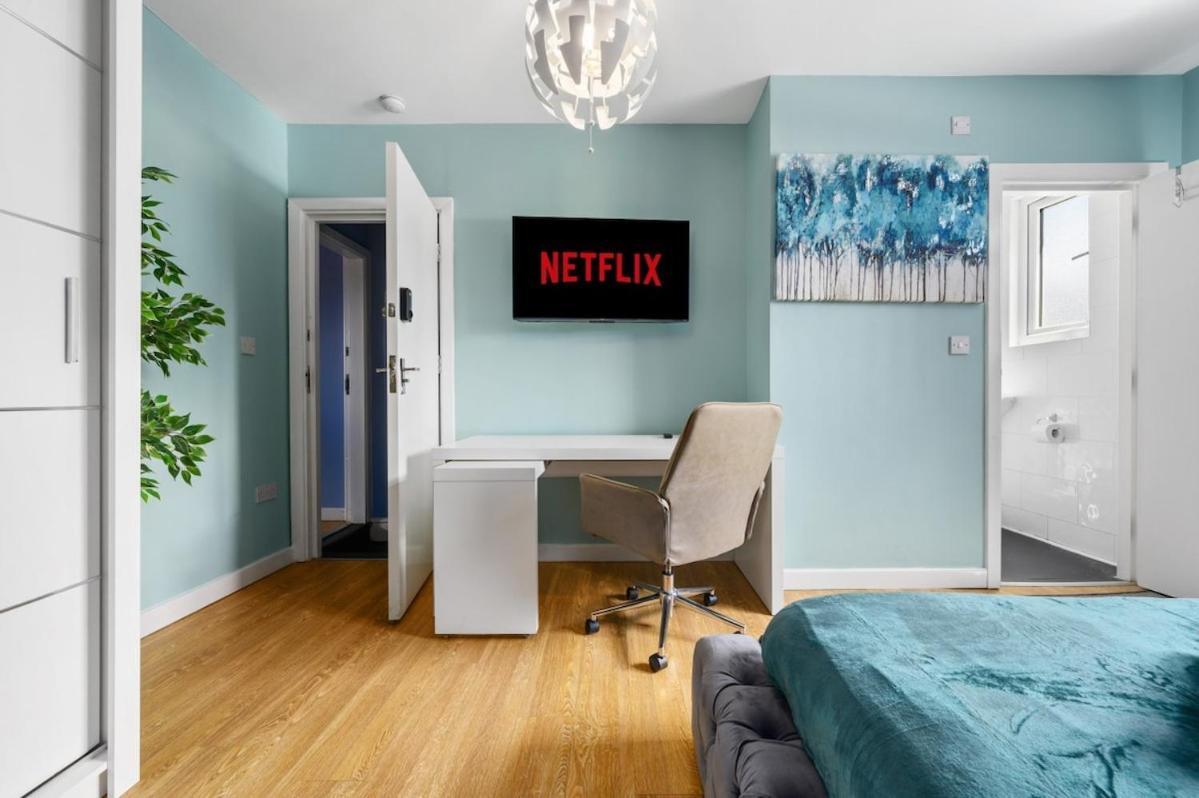 Mega Flat Near Centre And Etihad Stadium
