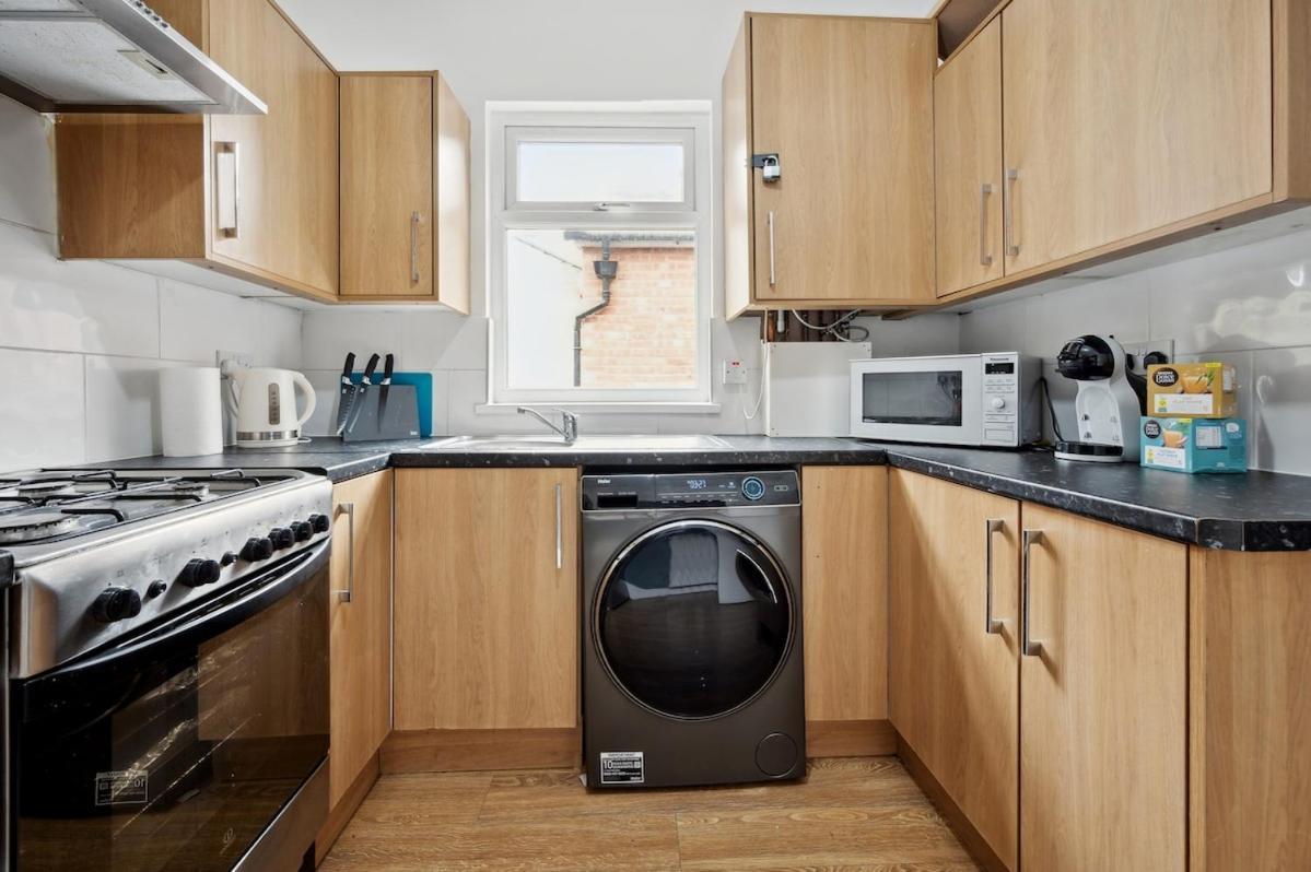 Mega Flat Near Centre And Etihad Stadium Apartment