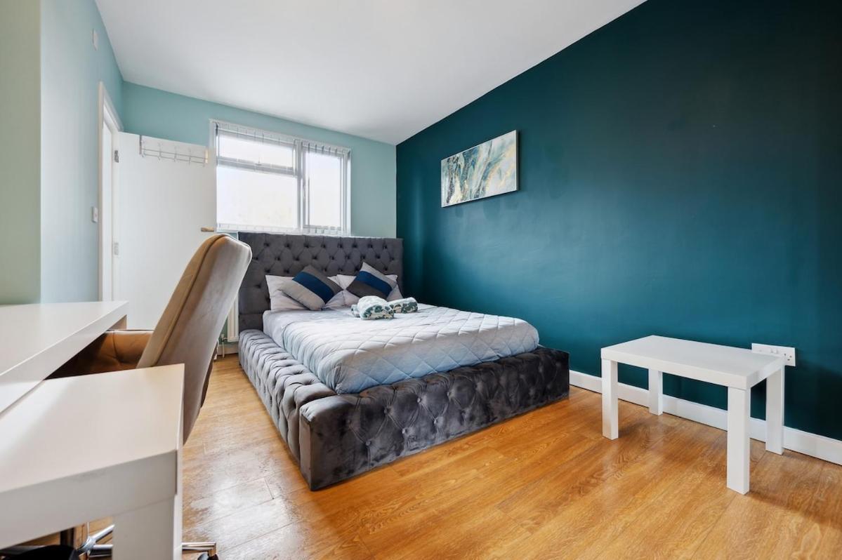 Mega Flat Near Centre And Etihad Stadium *