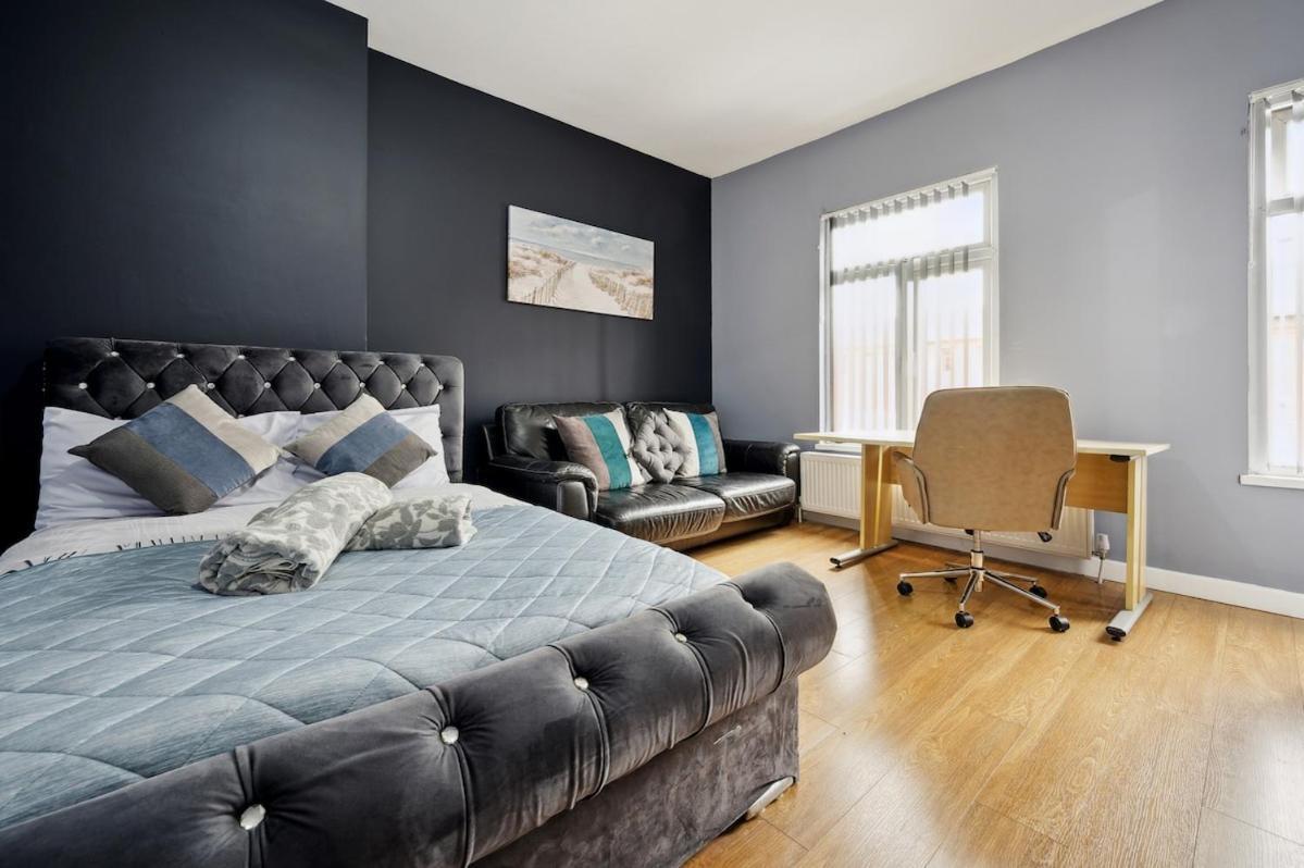 Mega Flat Near Centre And Etihad Stadium Apartment *